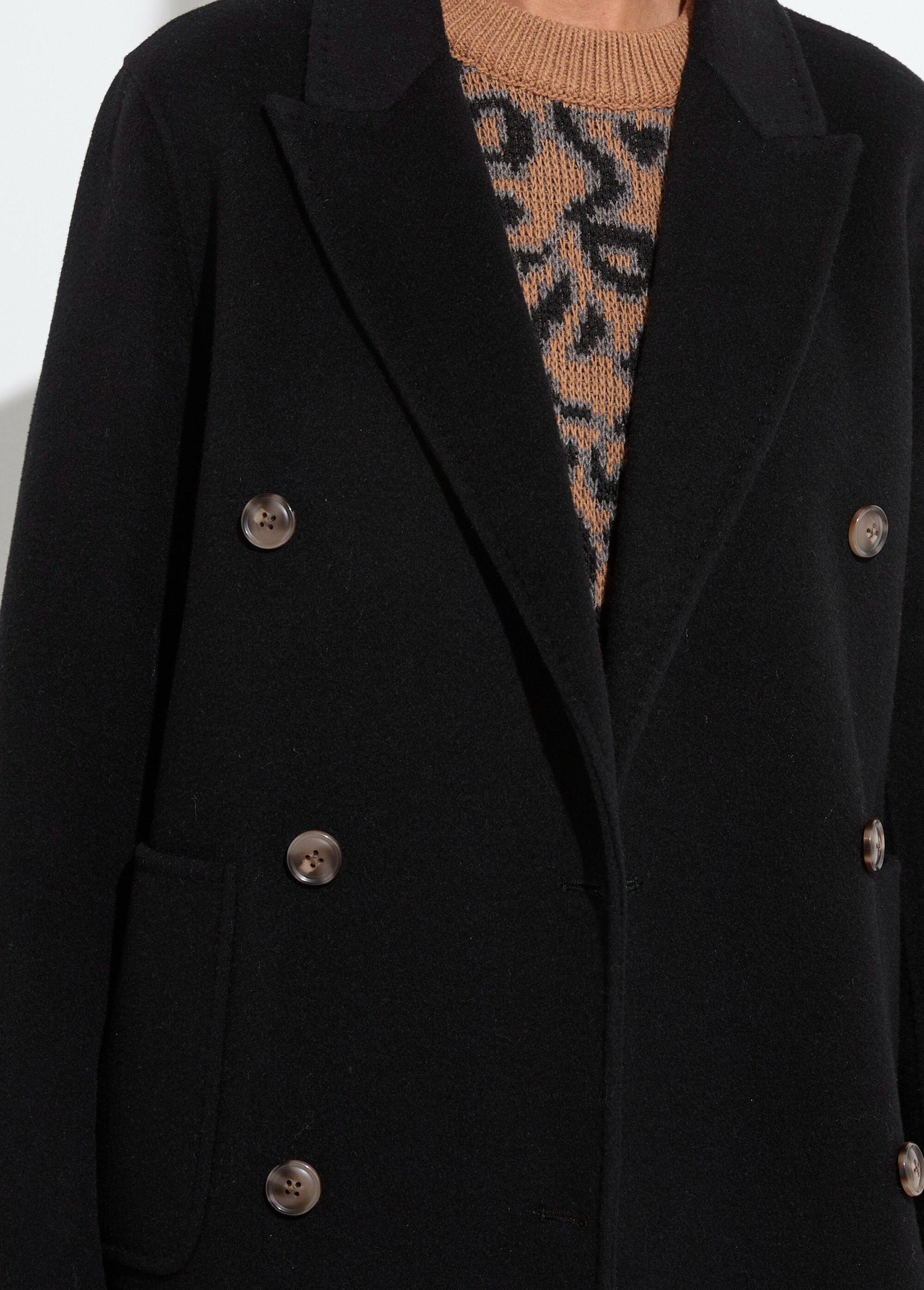 Manteau long drap de laine col tailleur