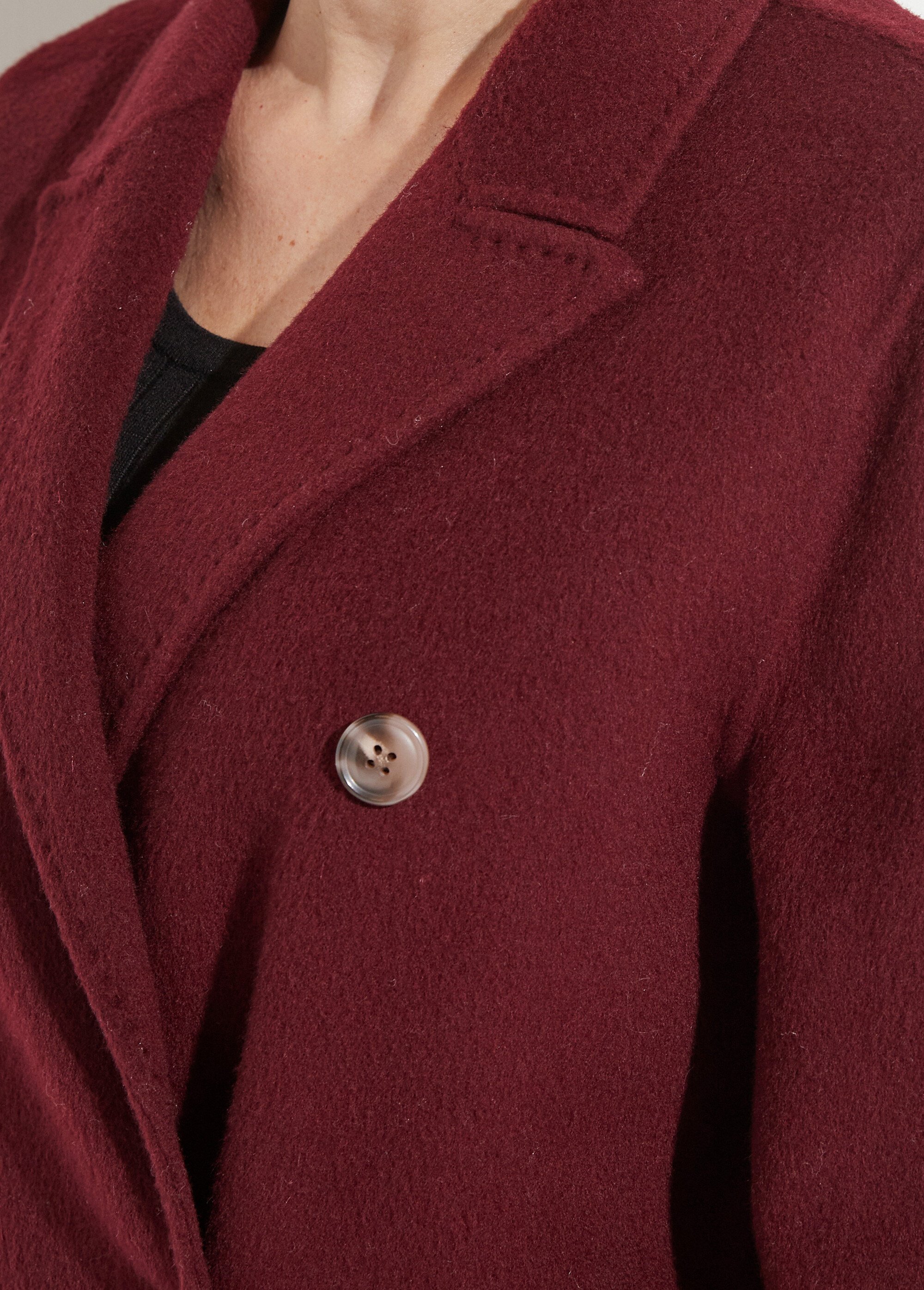 Manteau long drap de laine col tailleur