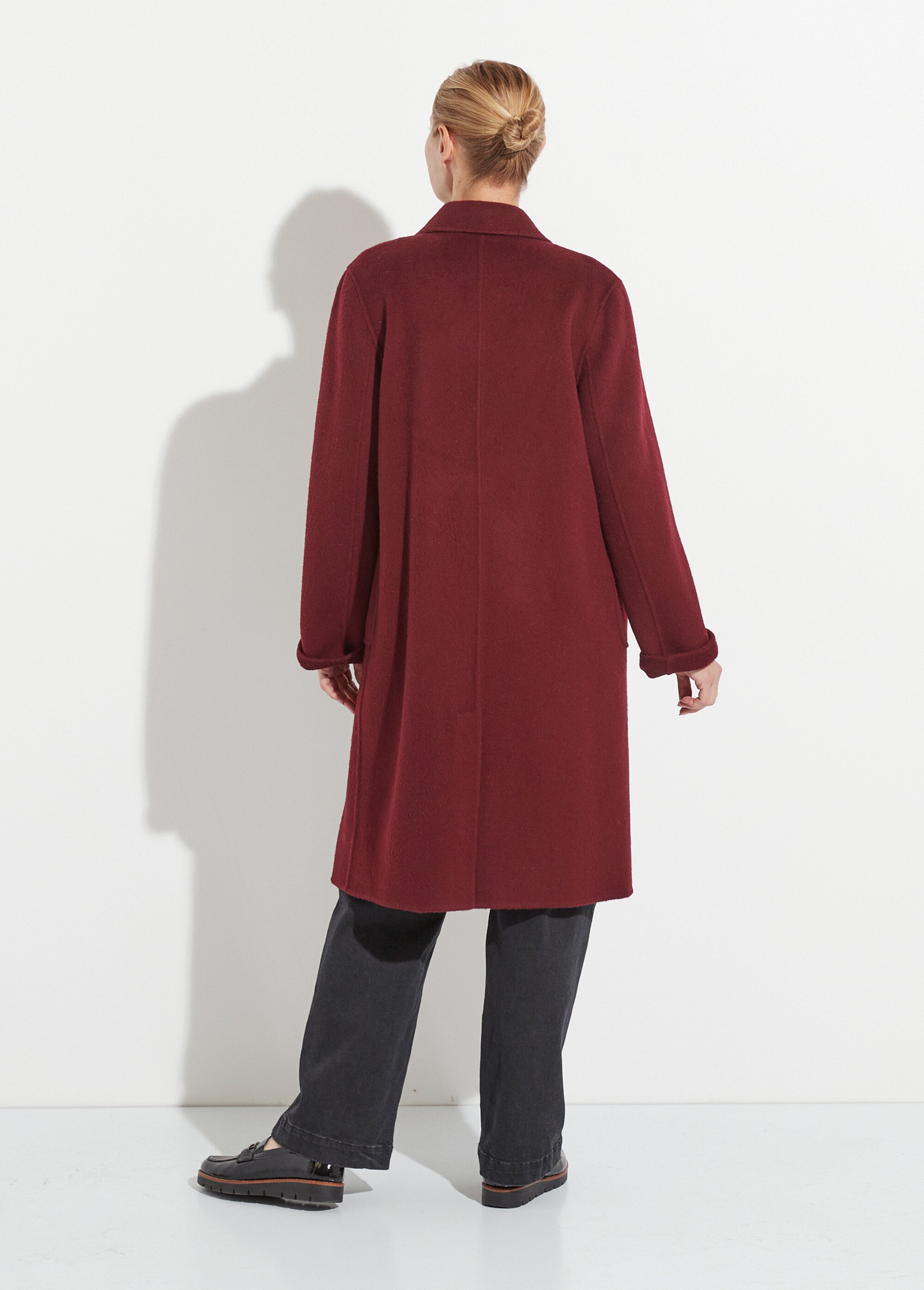 Manteau long drap de laine col tailleur