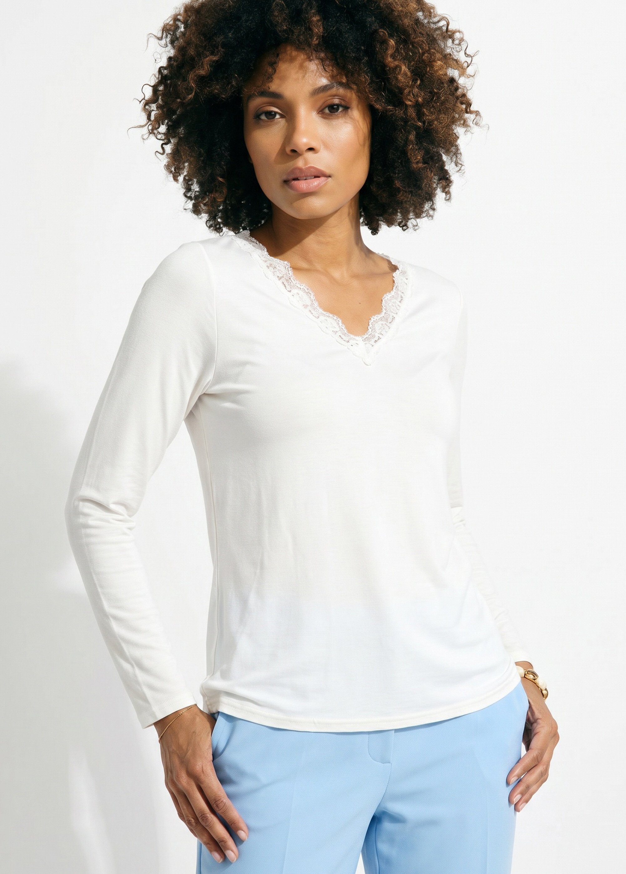 T-shirt court dentelle col V manches longues Femme Beige CAPELINE MV1