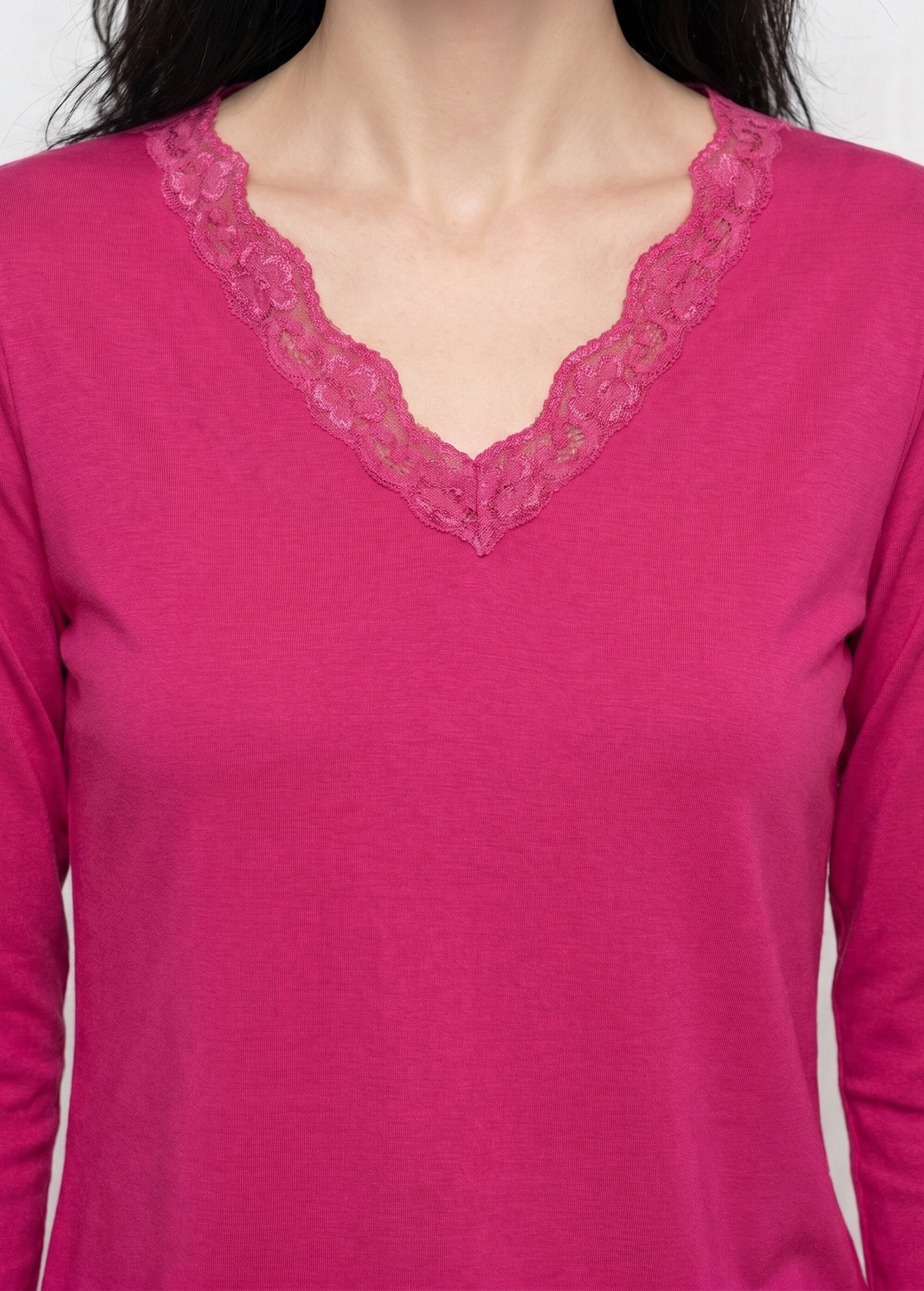 T-shirt court dentelle col V manches longues