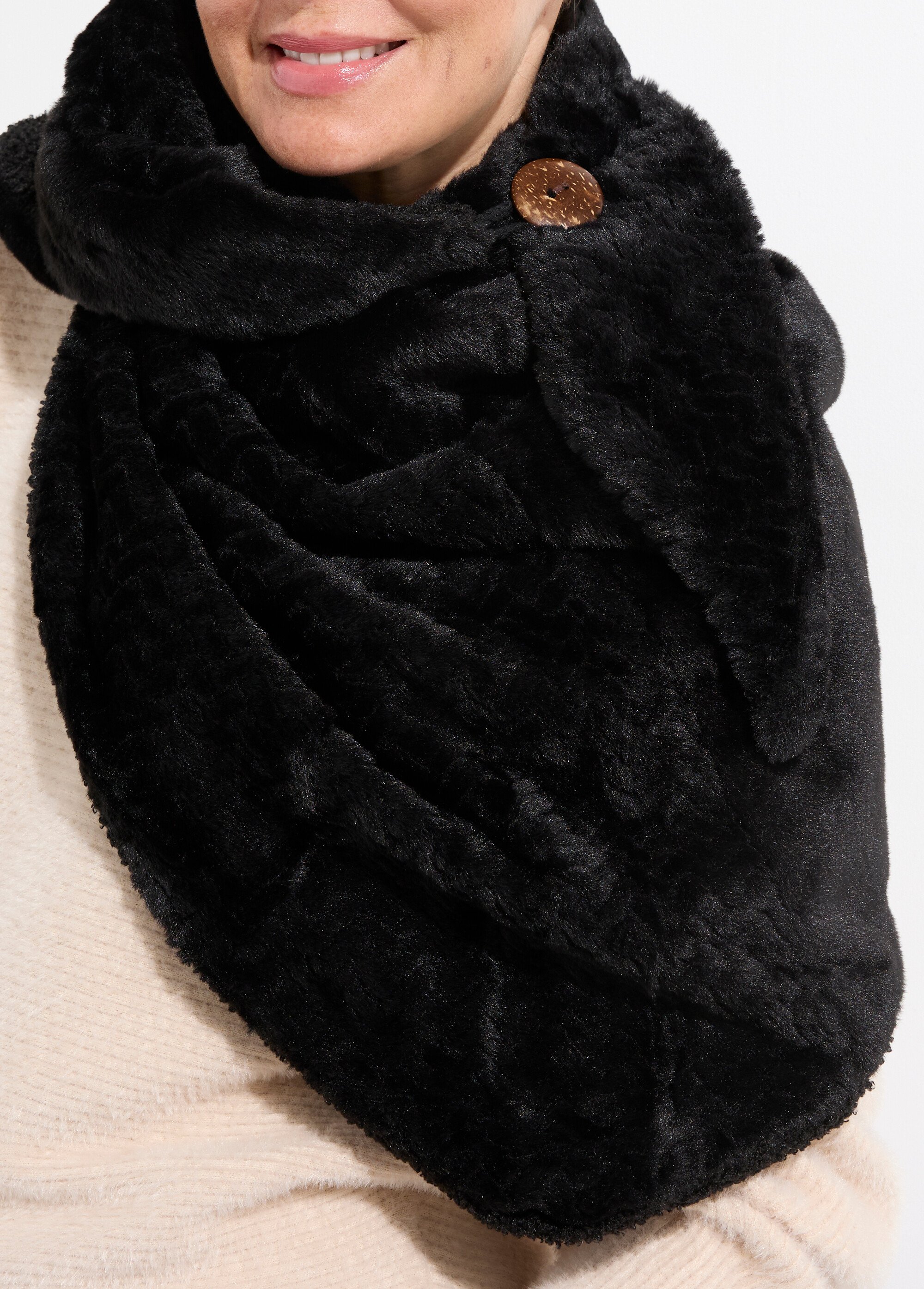 Tour de cou fausse fourrure à boutonner