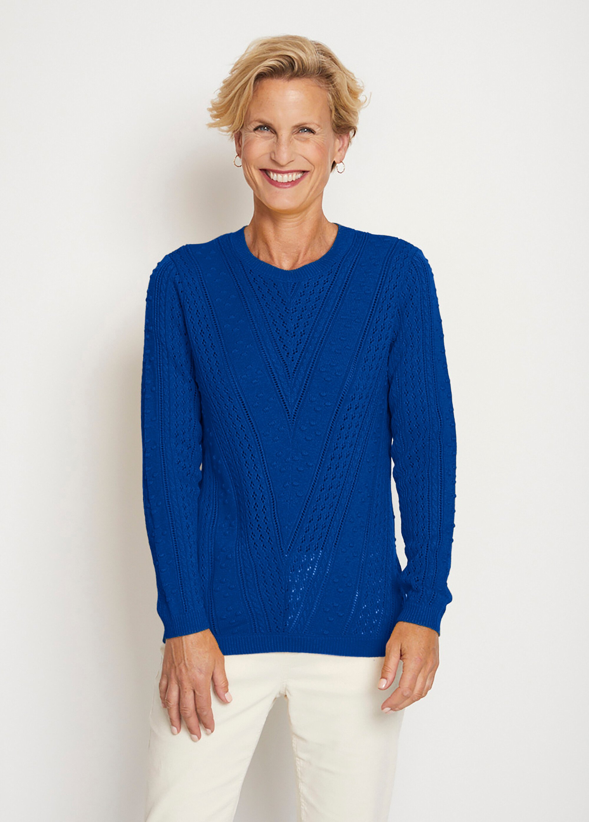 Pull col rond maille ajourée et boules