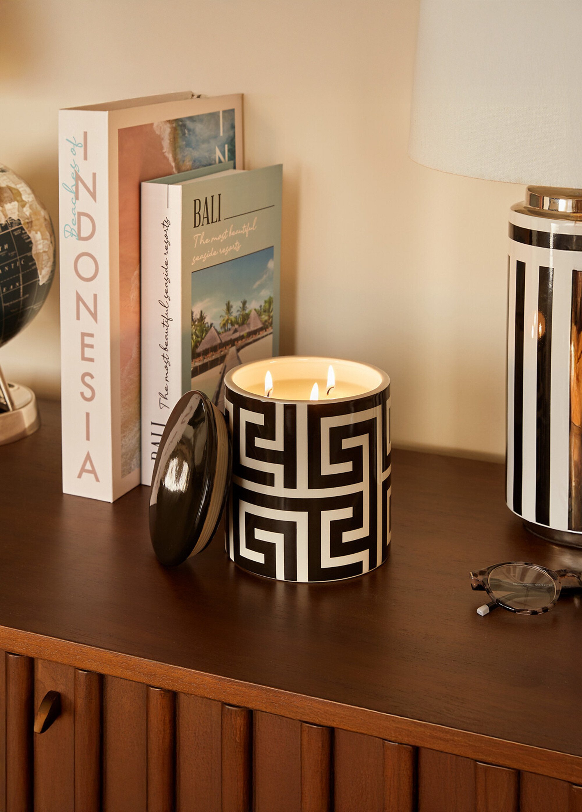 Bougie parfumée céramique + couvercle Noir JJA-214831 SI1