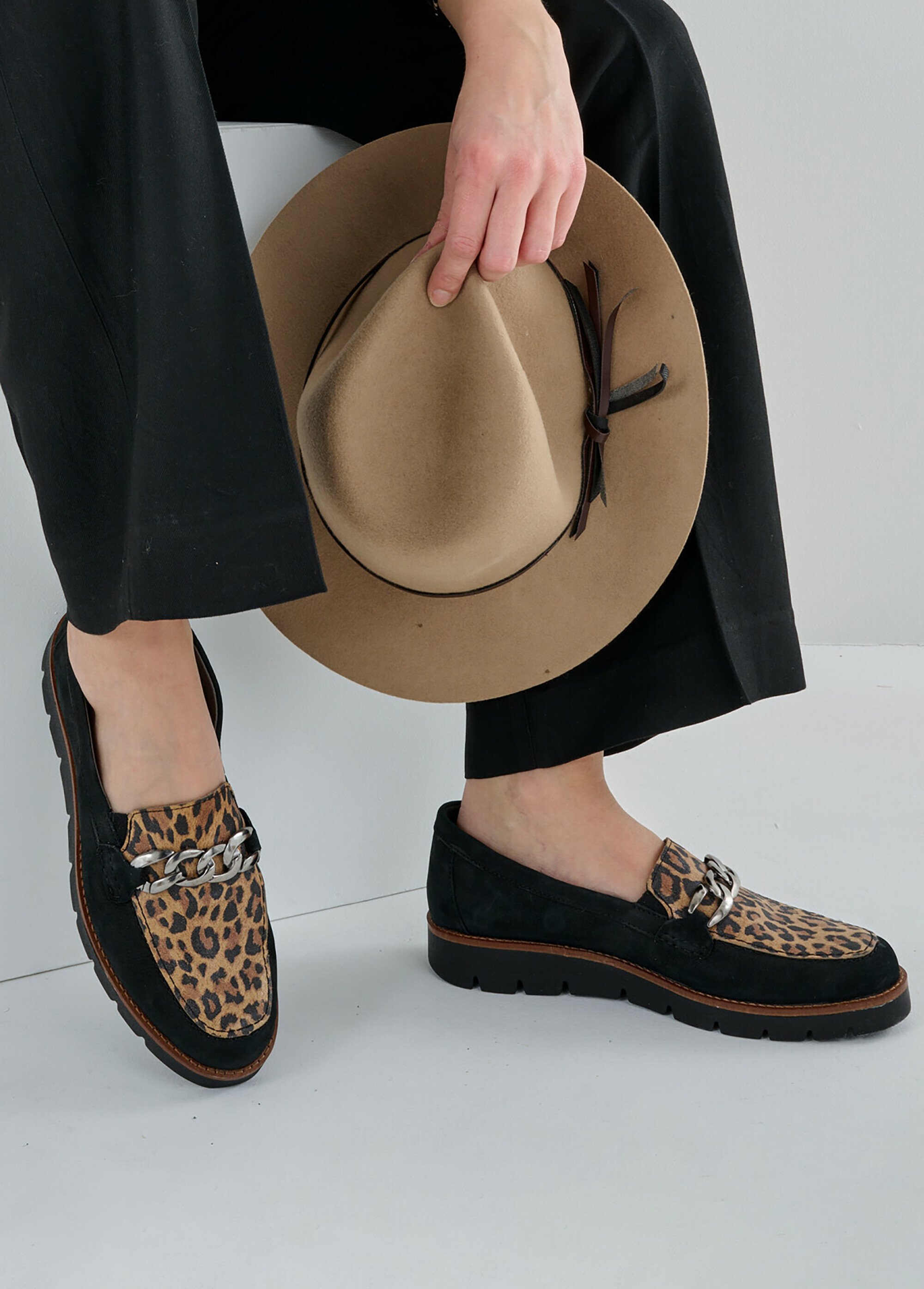 Mocassins grande largeur cuir chaîne à maillons Femme Noir OCTA SF1