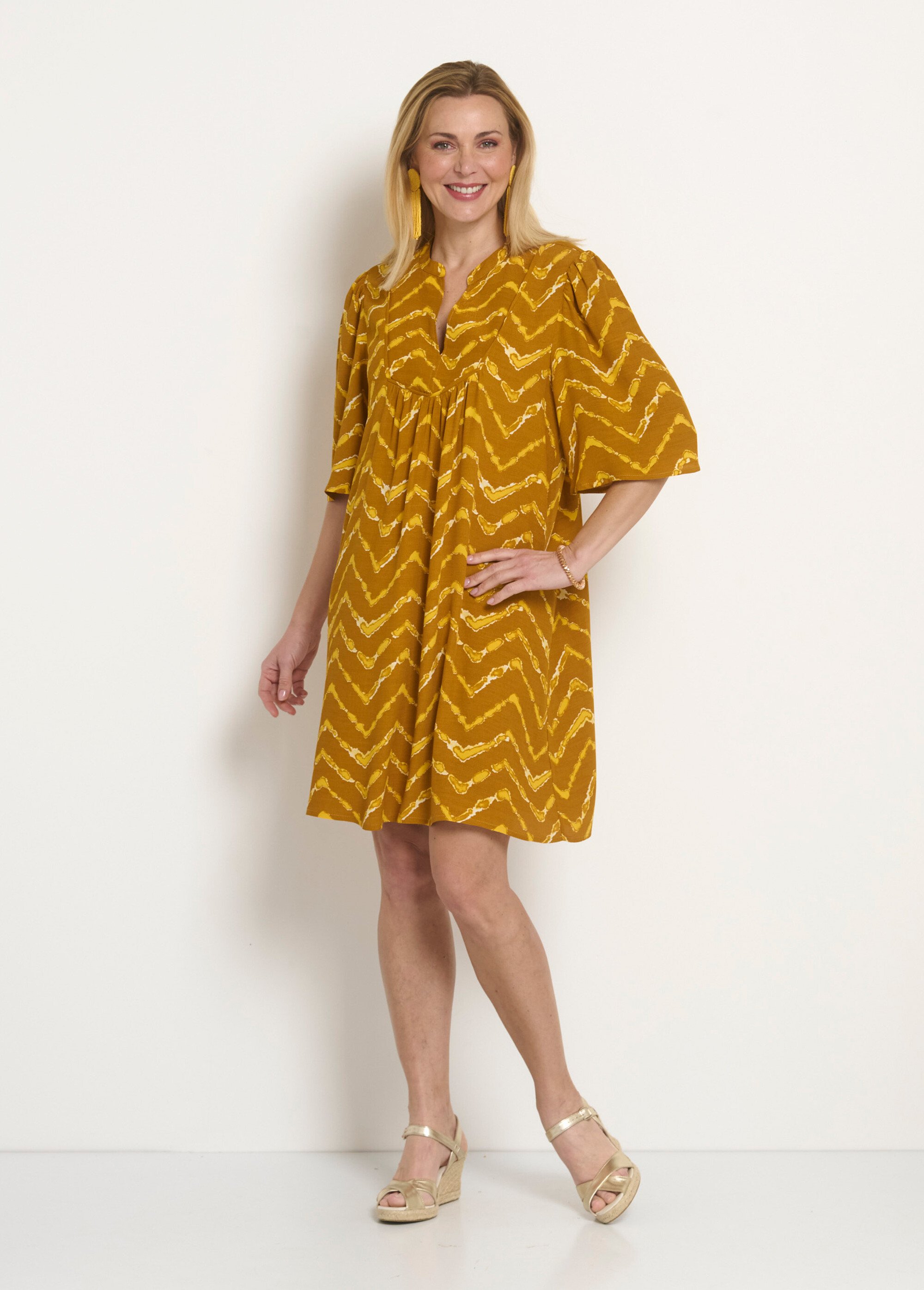 Robe ethnique courte manches évasées