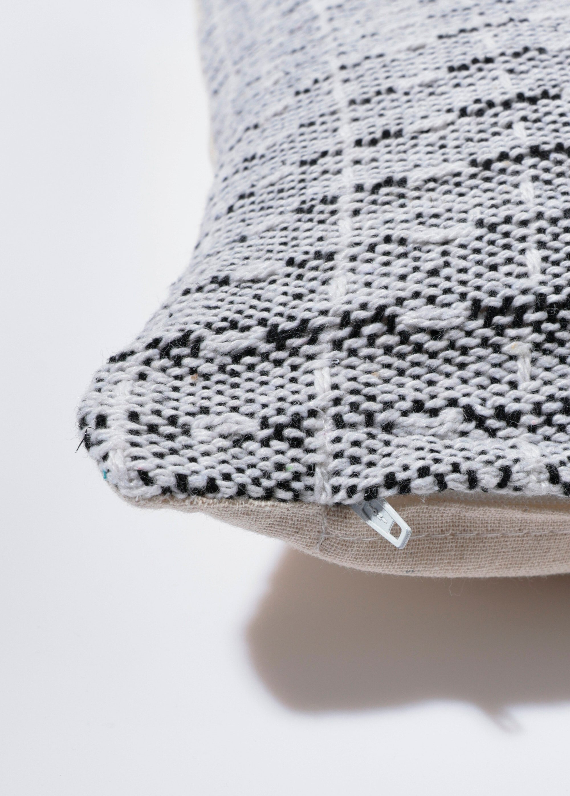 Housse coussin tissée 50x50cm, rectangles Blanc COTZZ70292 DE1