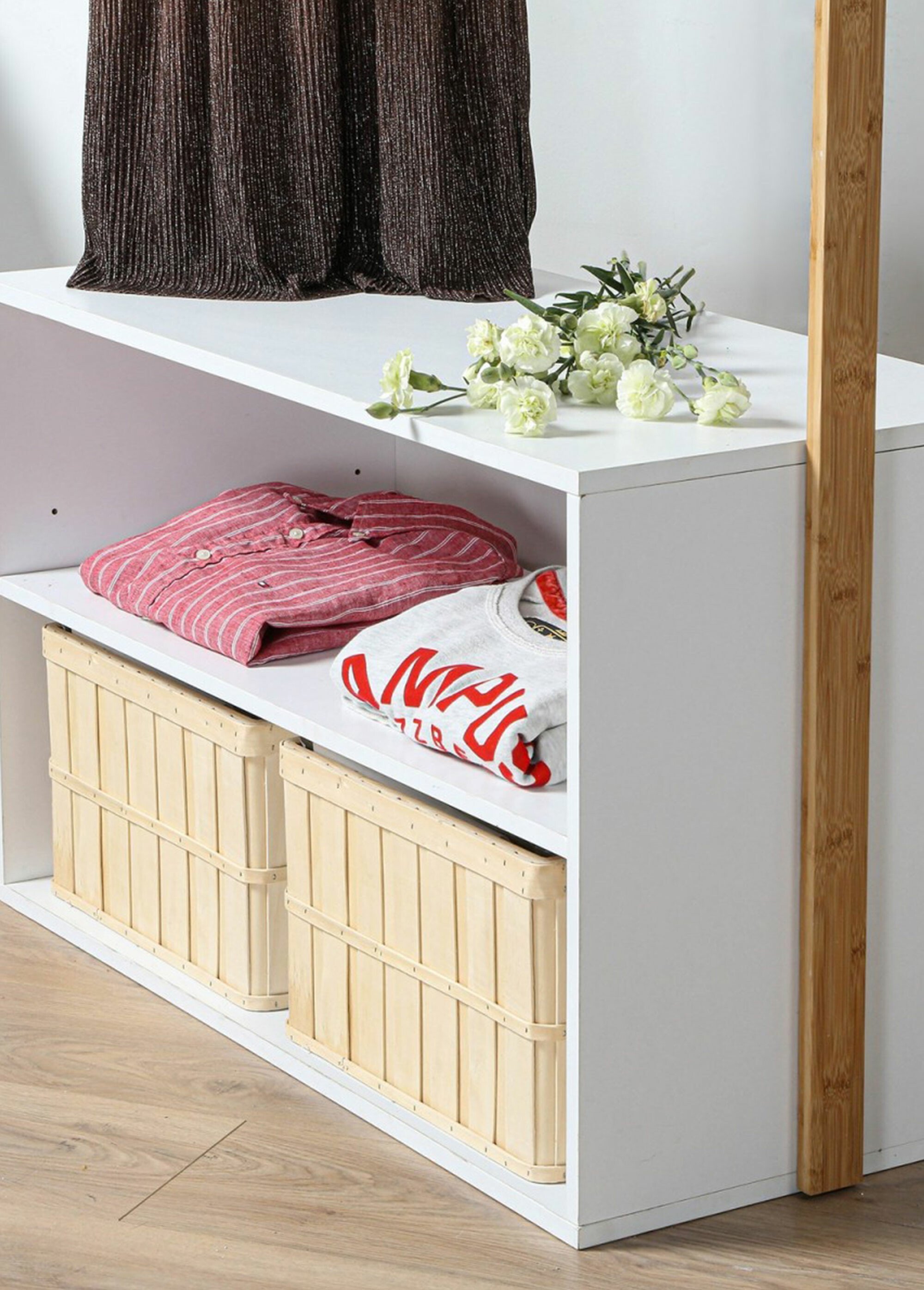 Penderie d'entrée avec détail décor bois BLANC CAL-21737133 DE3