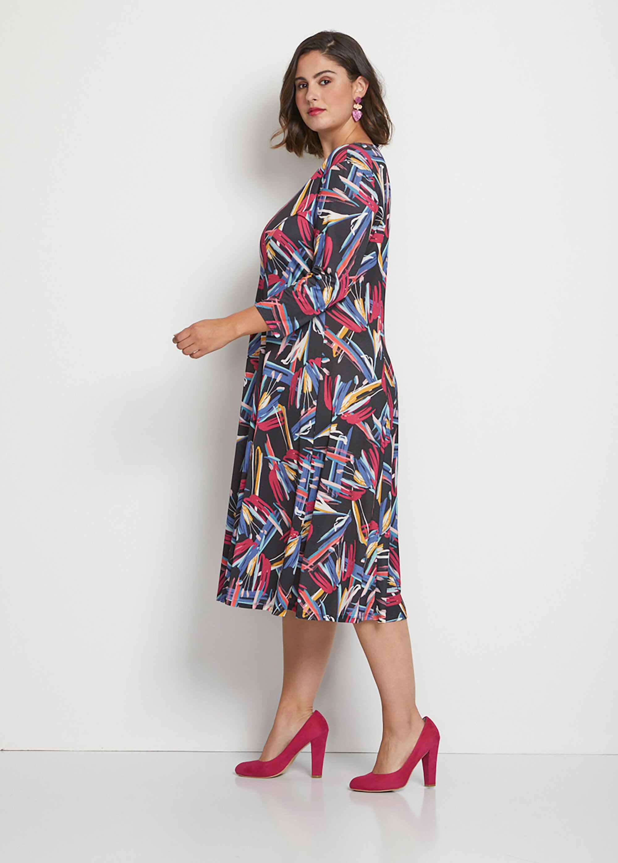 Robe courte ligne galbée par découpes Femme Grande Taille Rose HINDOU DR1