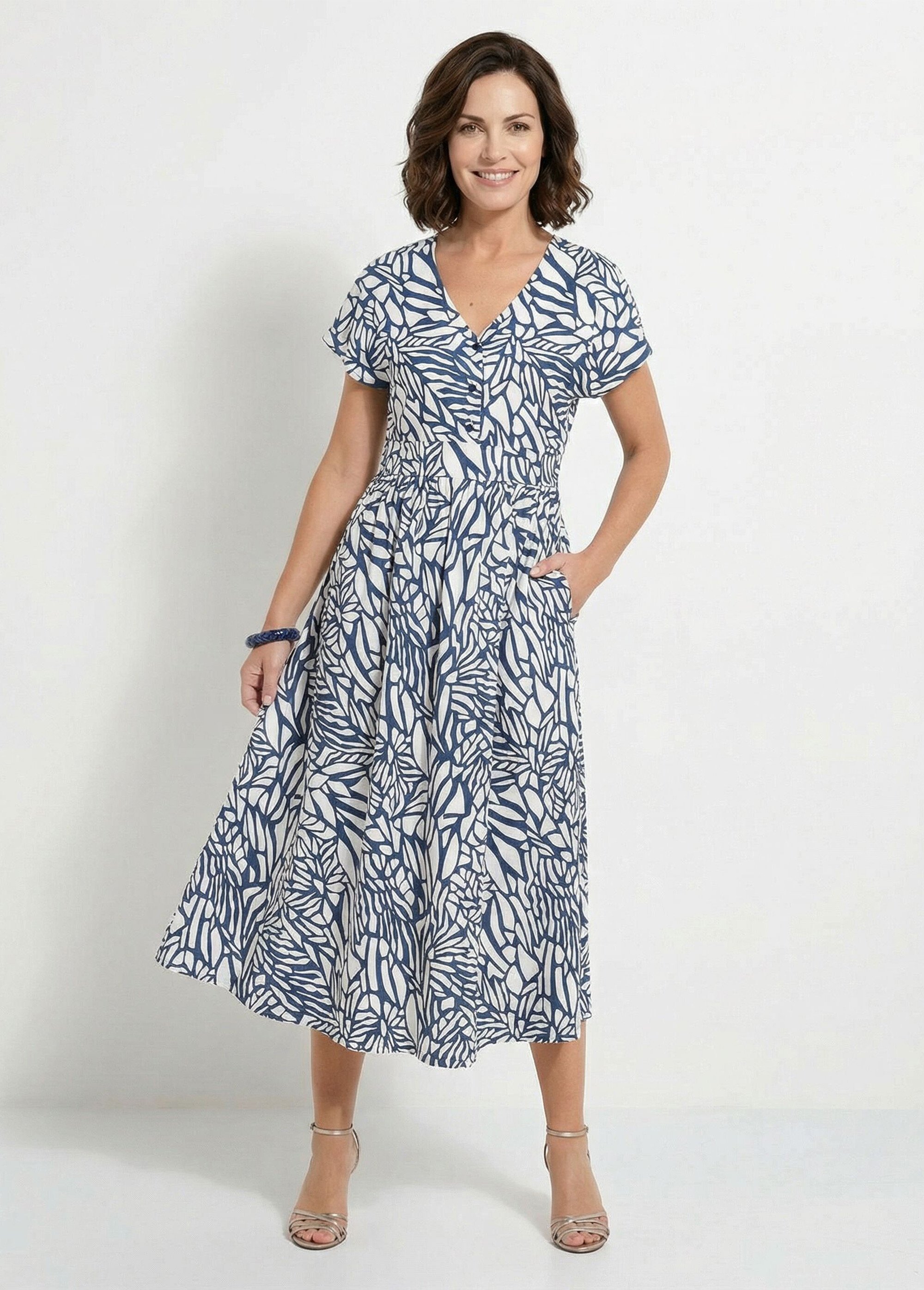 Robe longue col V motif graphique