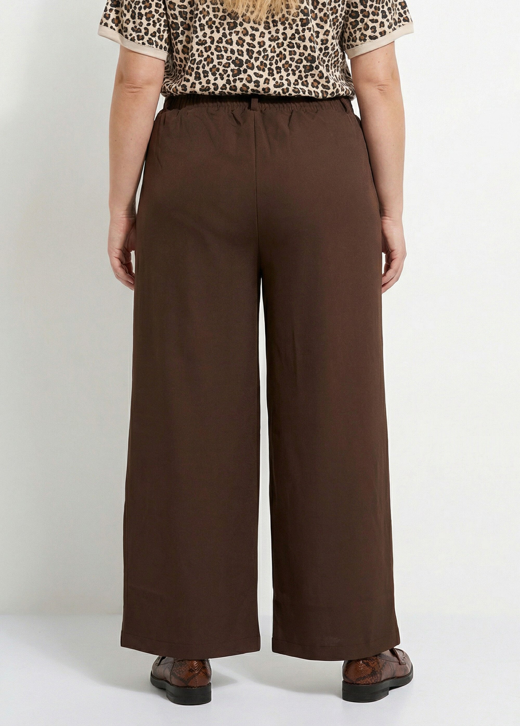 Pantalon en twill léger coupe large Femme Grande Taille Marron CHY-AB026 DO1