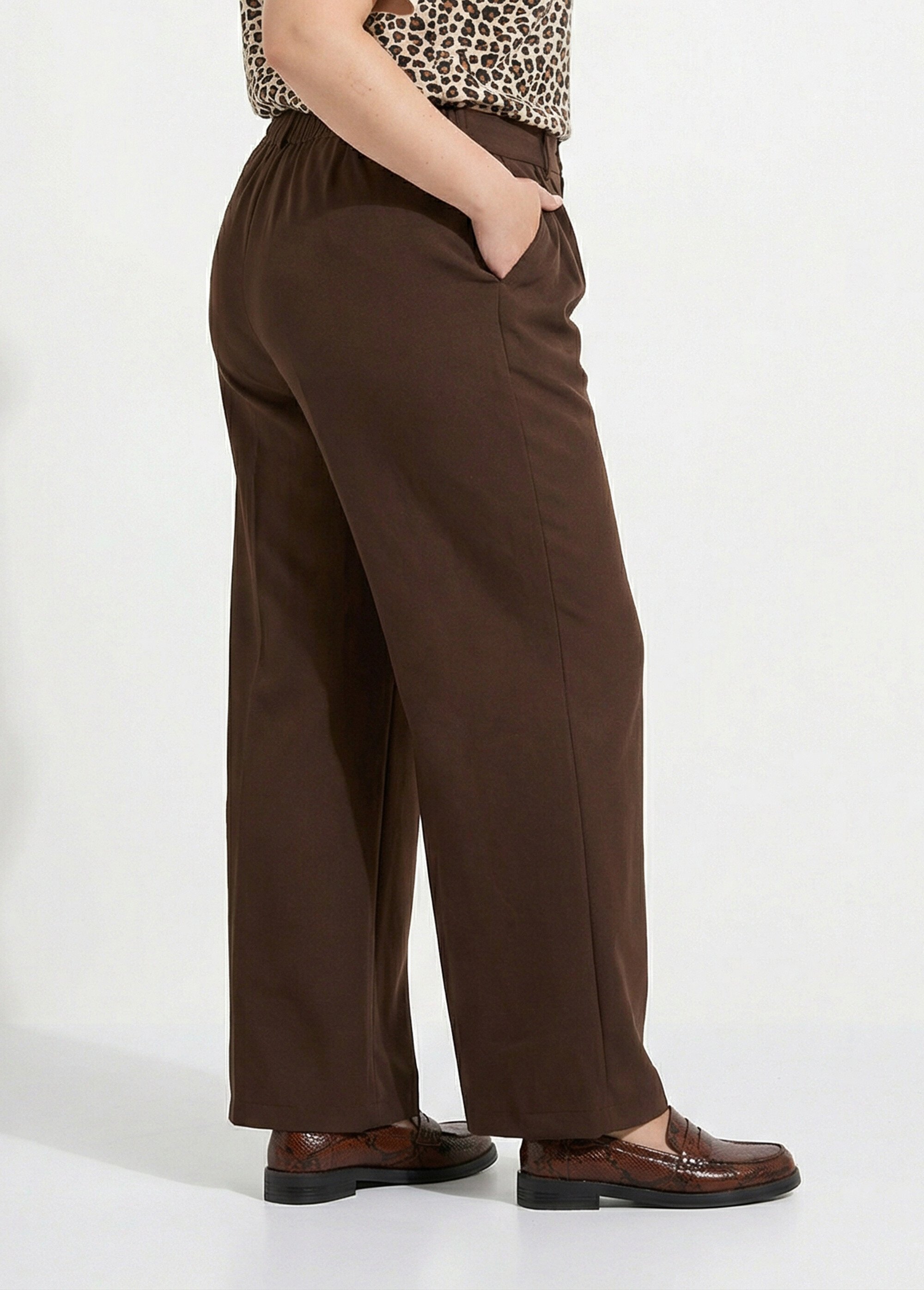 Pantalon en twill léger coupe large Femme Grande Taille Marron CHY-AB026 DR1