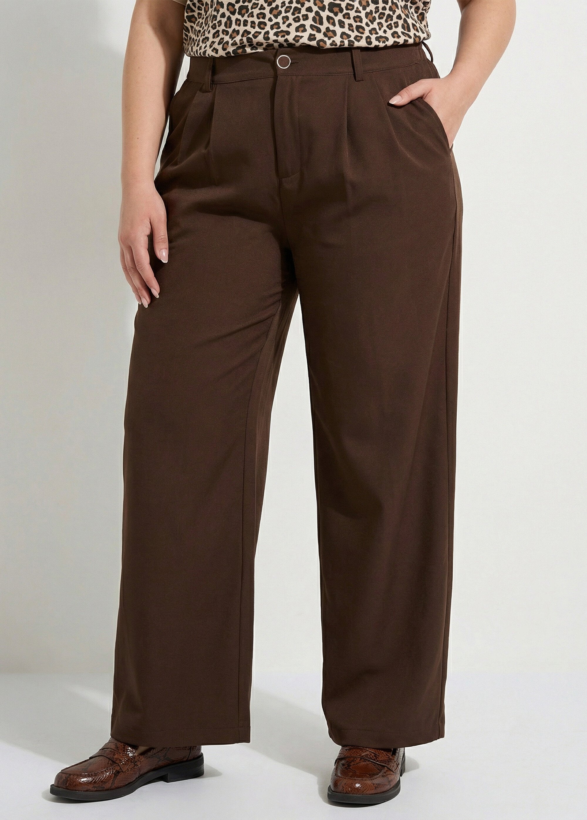 Pantalon en twill léger coupe large Femme Grande Taille Marron CHY-AB026 FA1