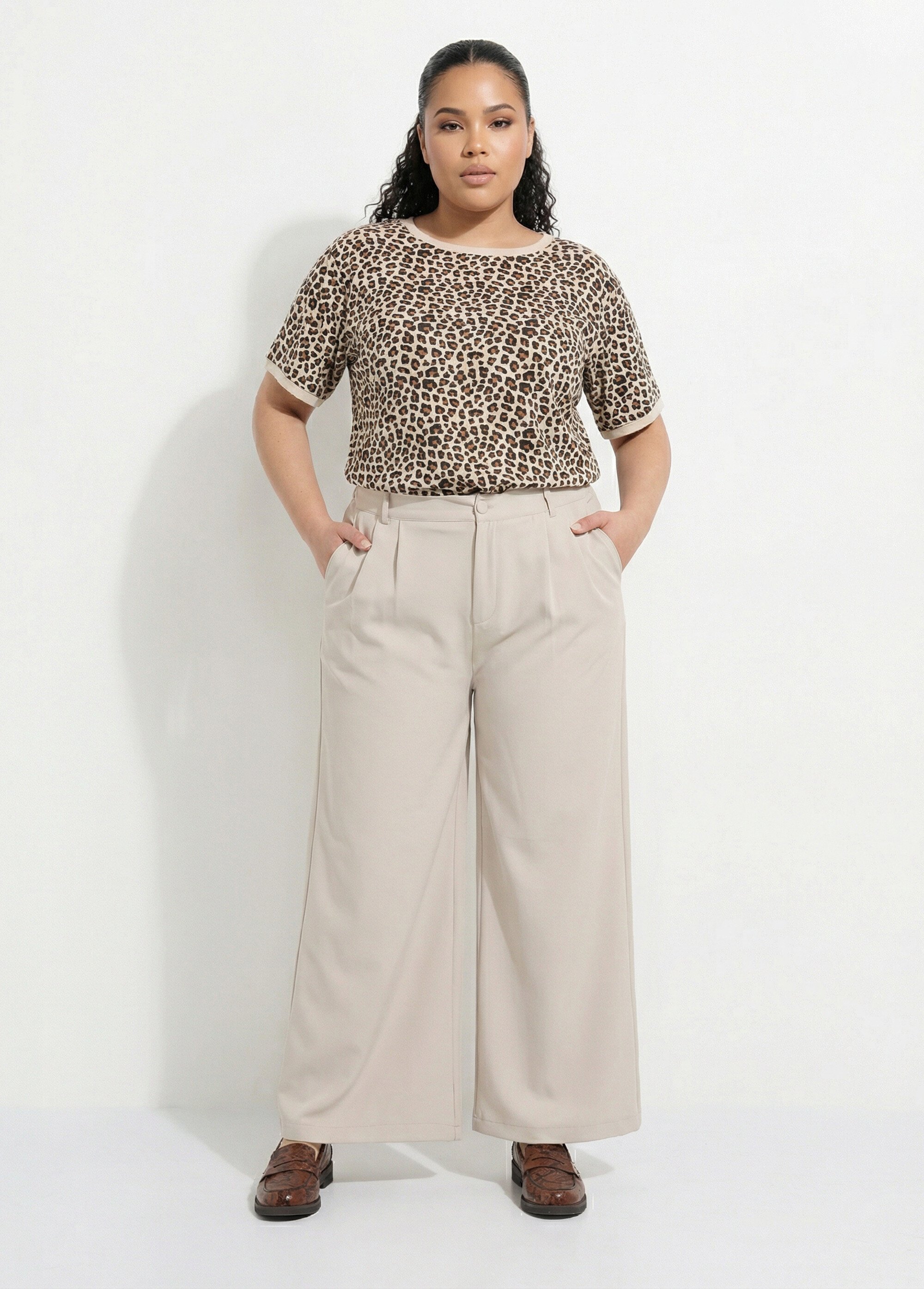 Pantalon en twill léger coupe large Femme Grande Taille Beige CHY-AB026 MV1