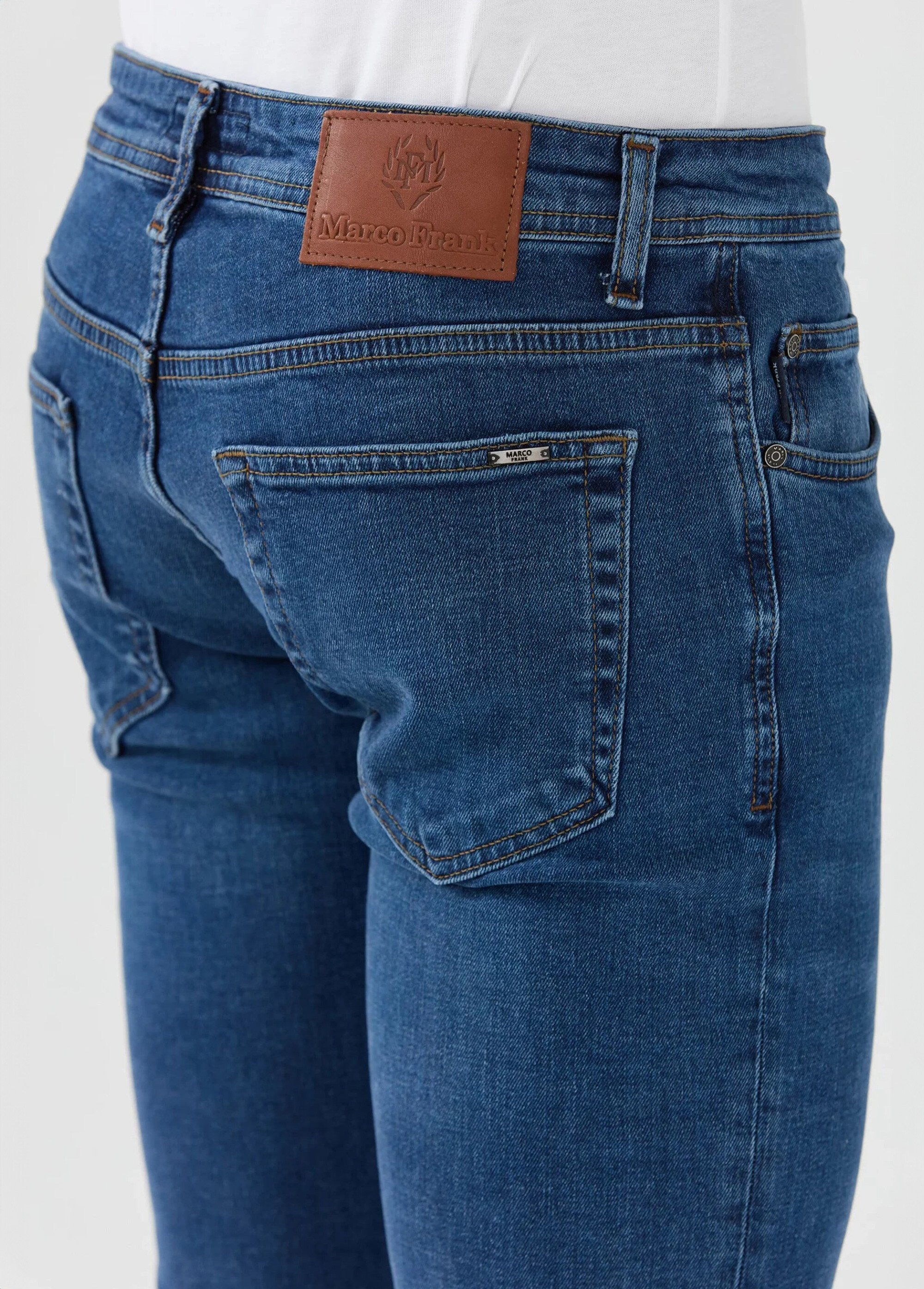 Jean 5 poches en denim, coupe fittée