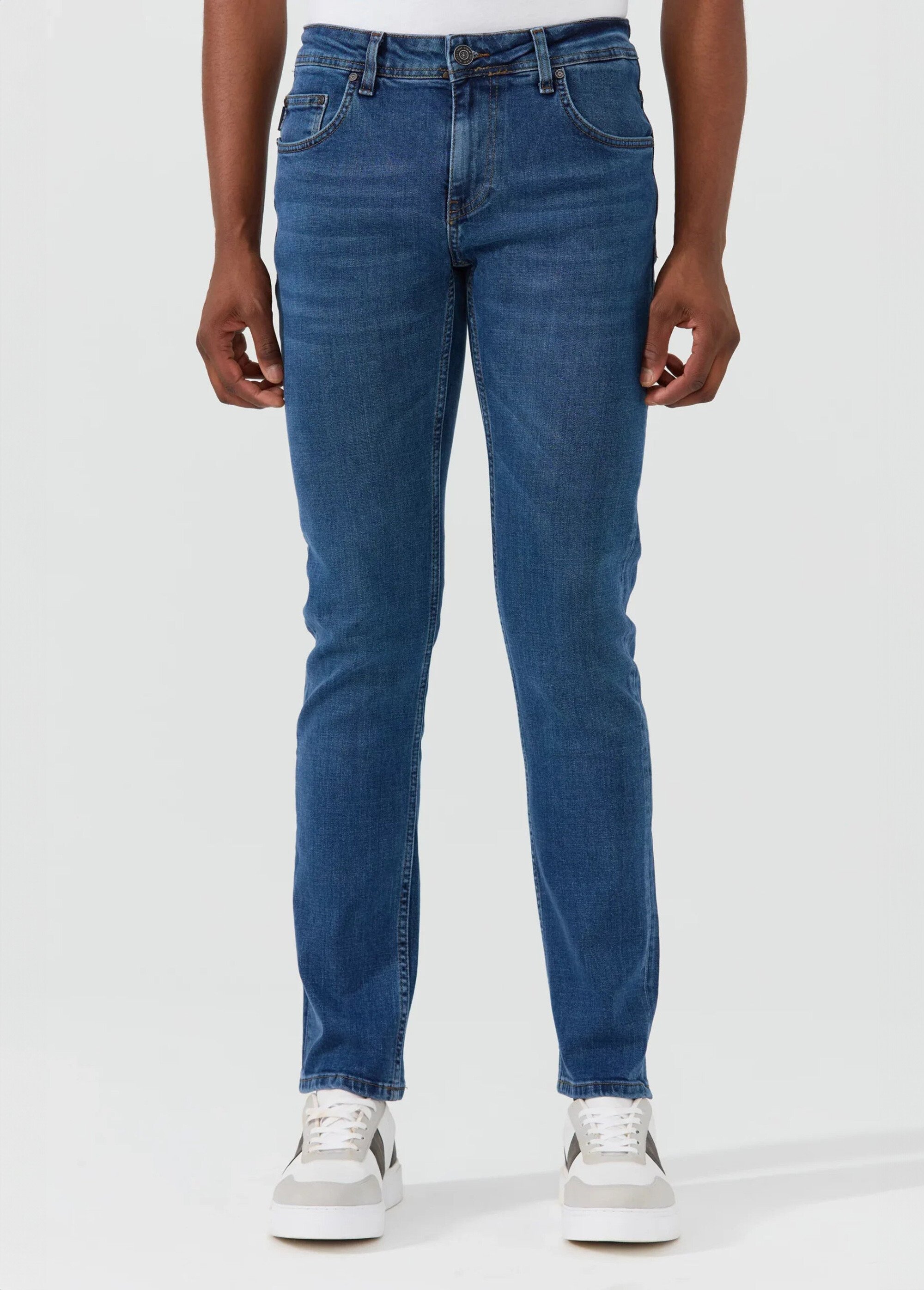 Jean 5 poches en denim, coupe fittée