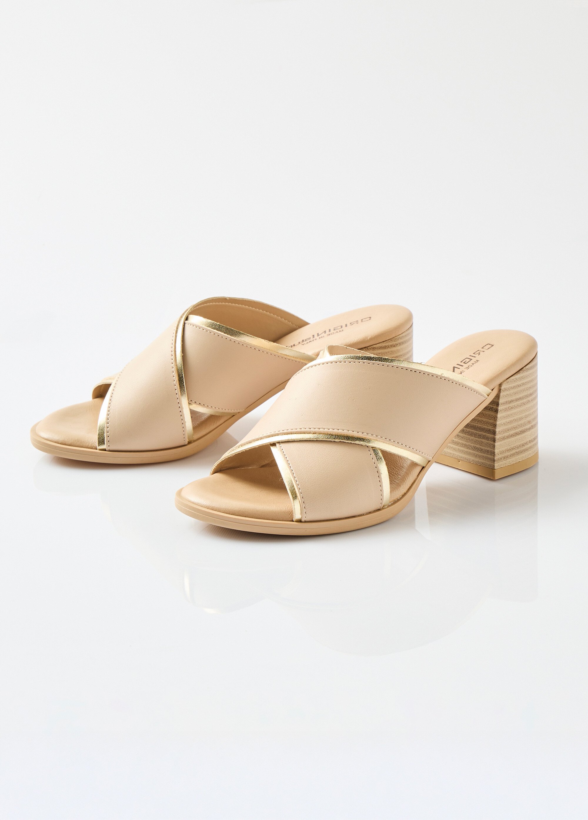 Mules brides croisées talon effet bois