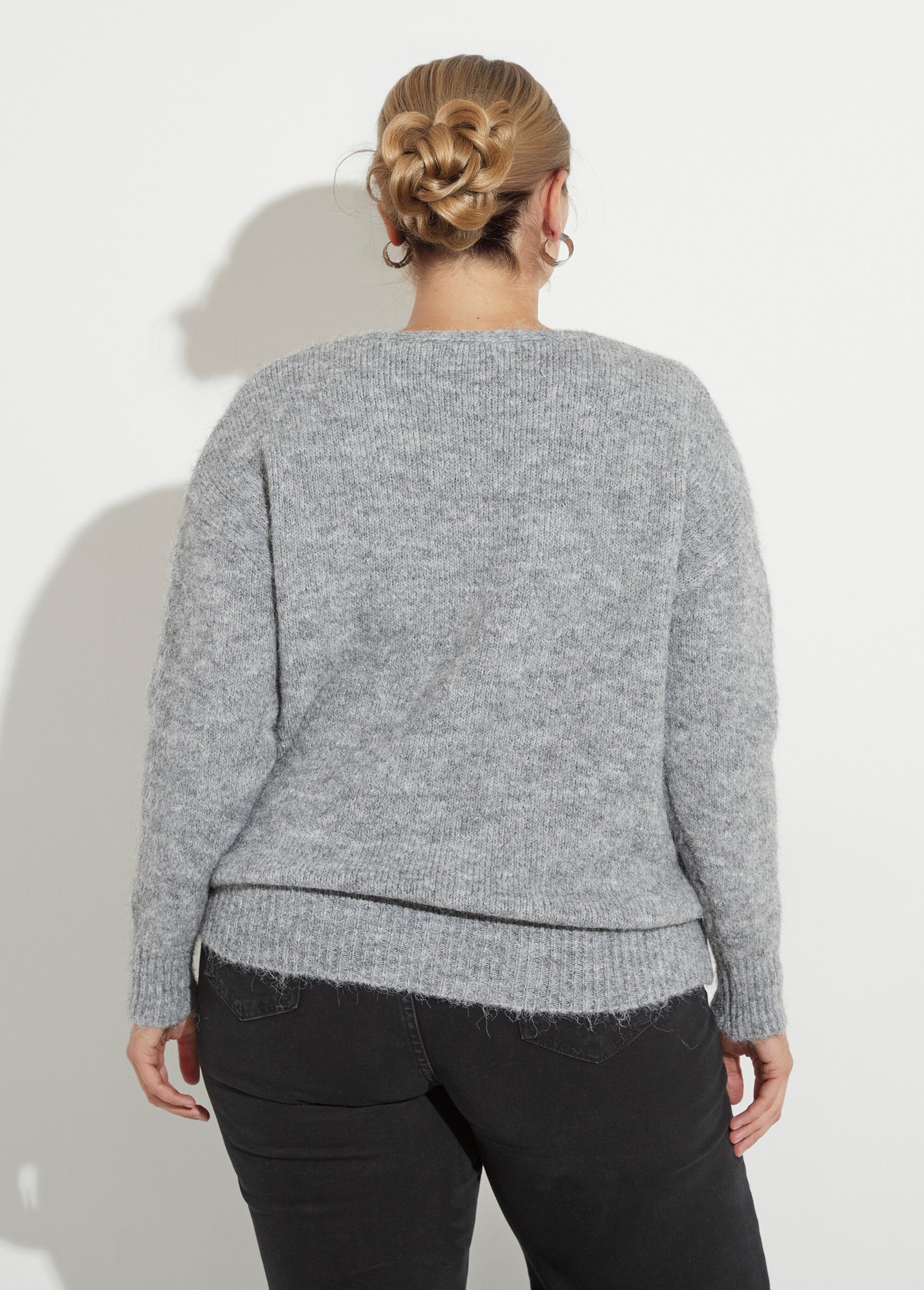 Pull col V fin et chaud avec laine Femme Grande Taille Gris CHY-AE3670 DO1