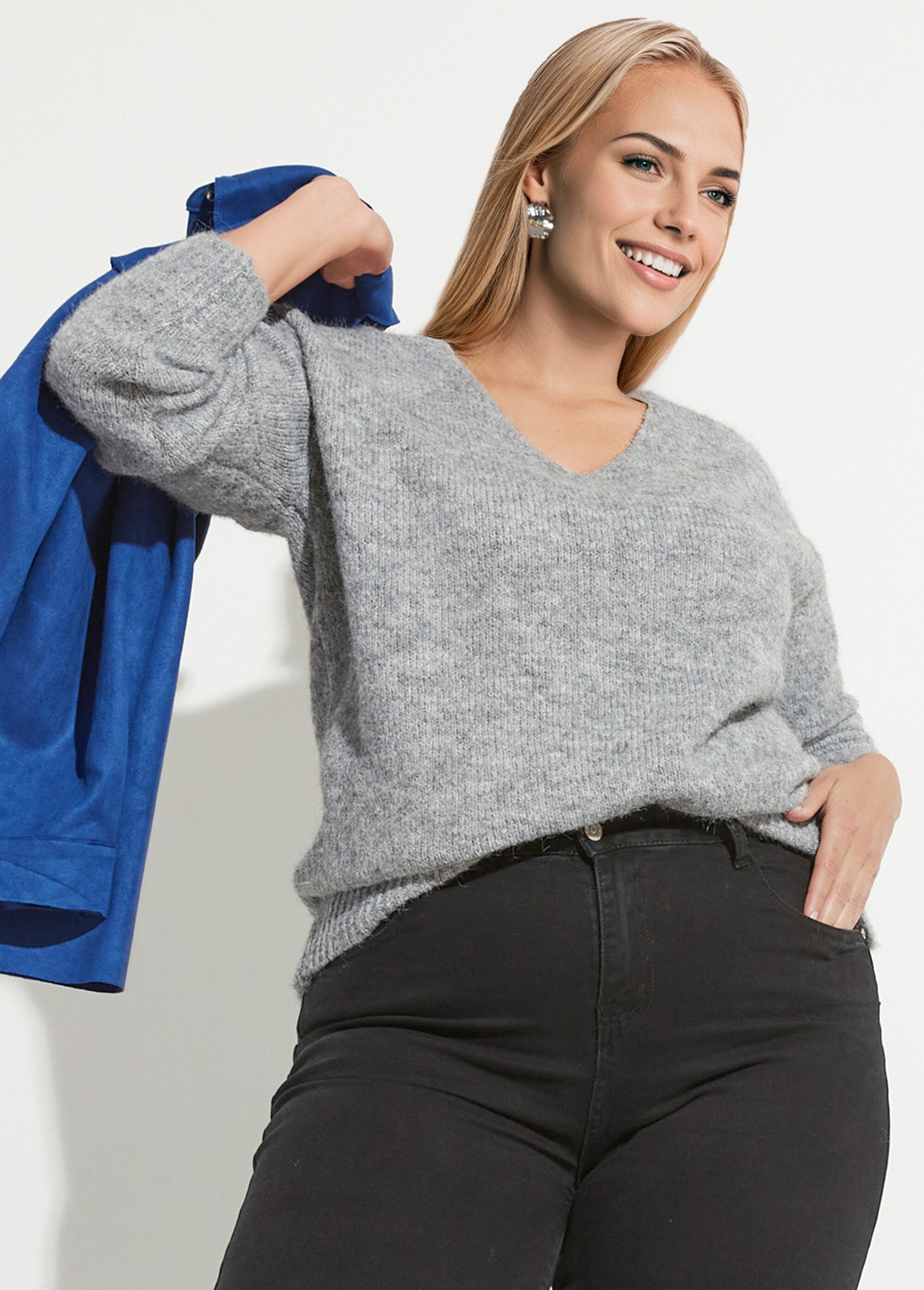 Pull col V fin et chaud avec laine Femme Grande Taille Gris CHY-AE3670 MV1