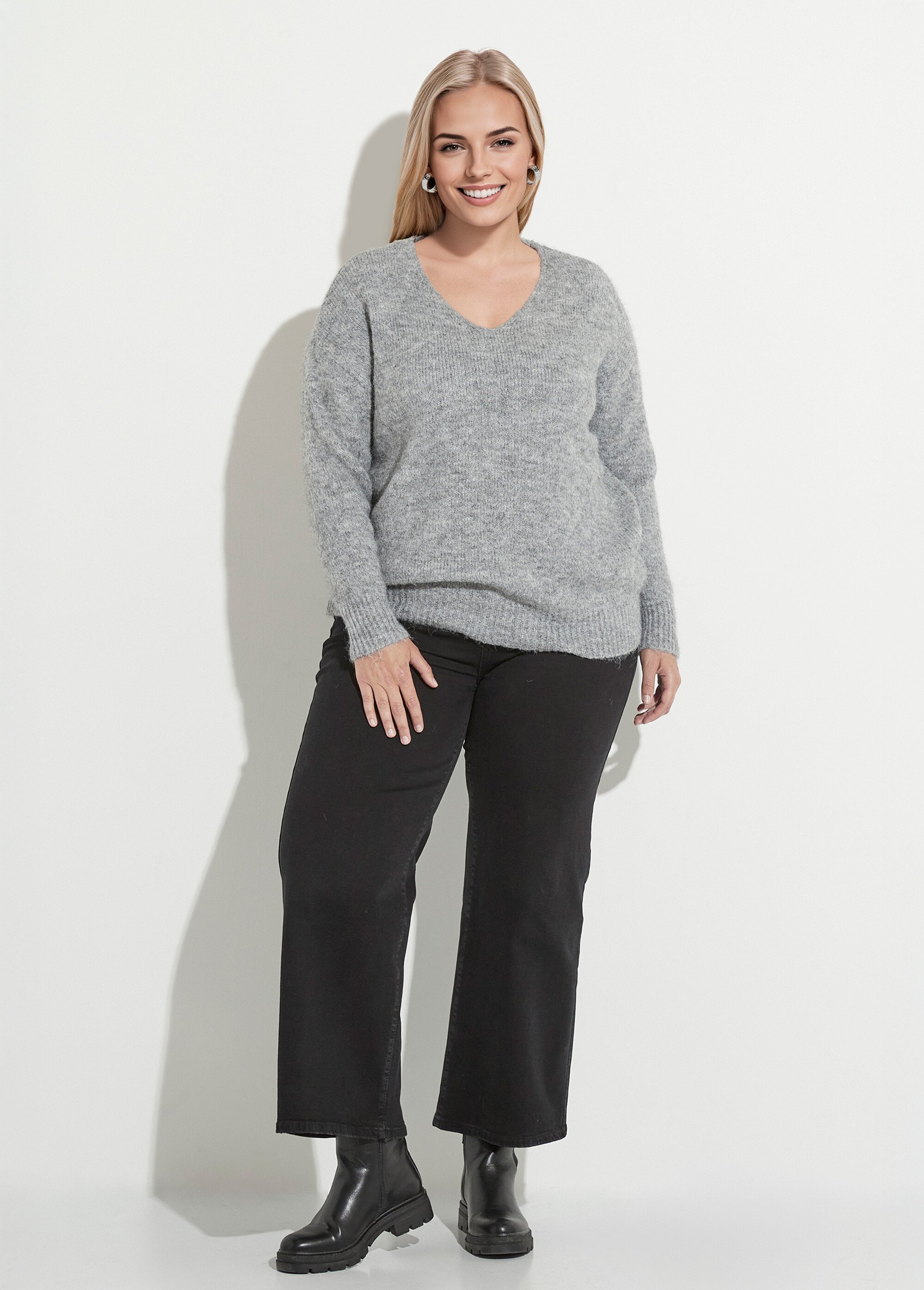 Pull col V fin et chaud avec laine Femme Grande Taille Gris CHY-AE3670 SF1