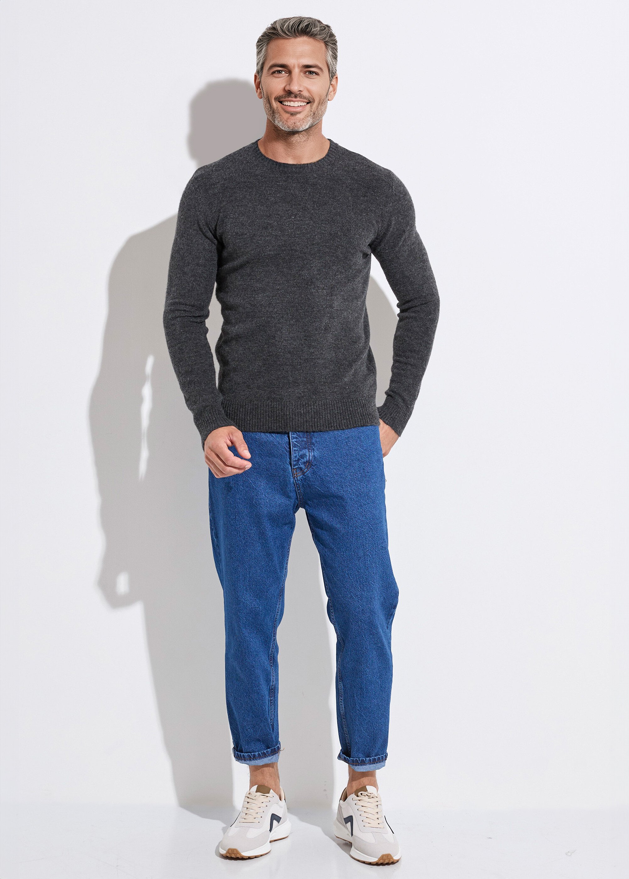 Pull col rond fine jauge, coupe ajustée Homme Gris MENW13-581959 SF1