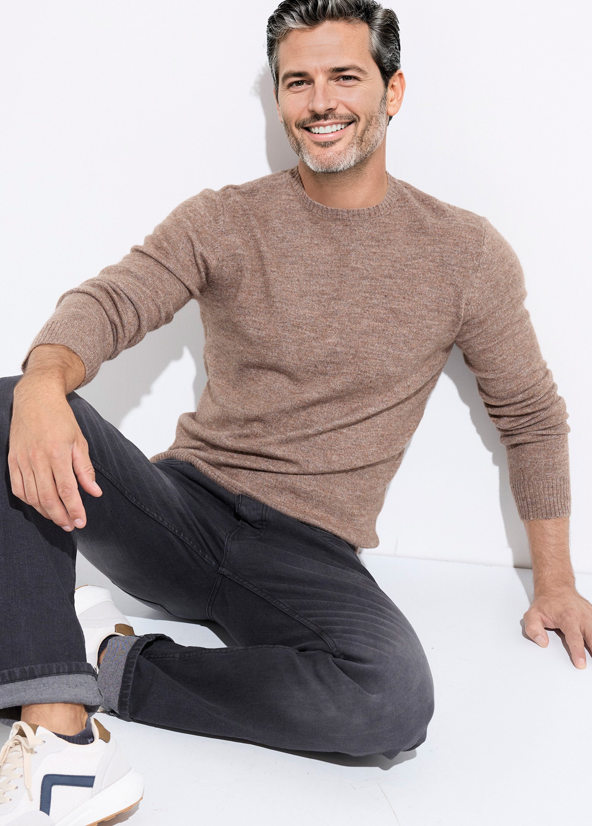Pull col rond fine jauge, coupe ajustée Homme Beige MENW13-581959 MV1