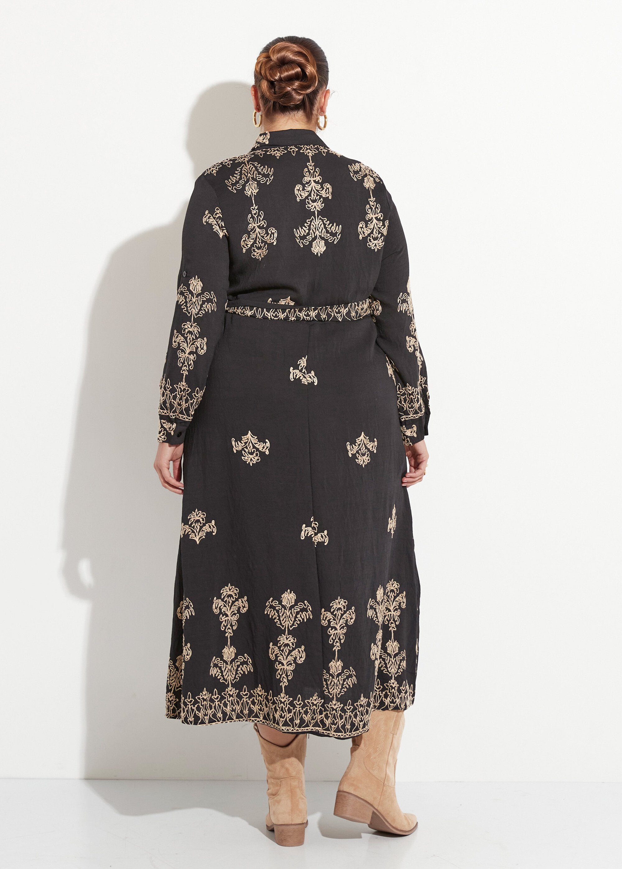 Robe chemisier à broderies contrastées Femme Grande Taille Noir CHY-K008 DO1