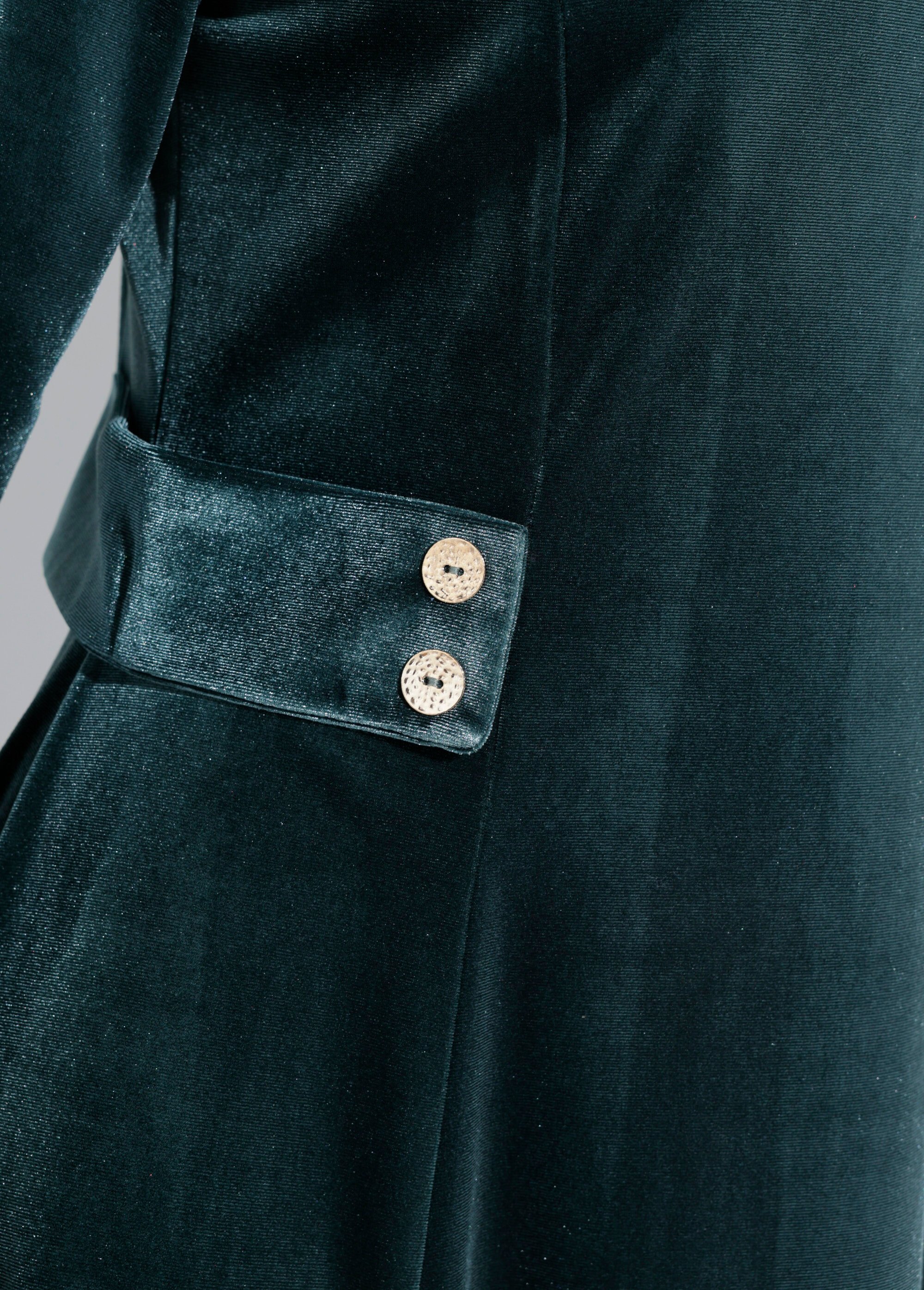 Robe en velours col rond, taille marquée