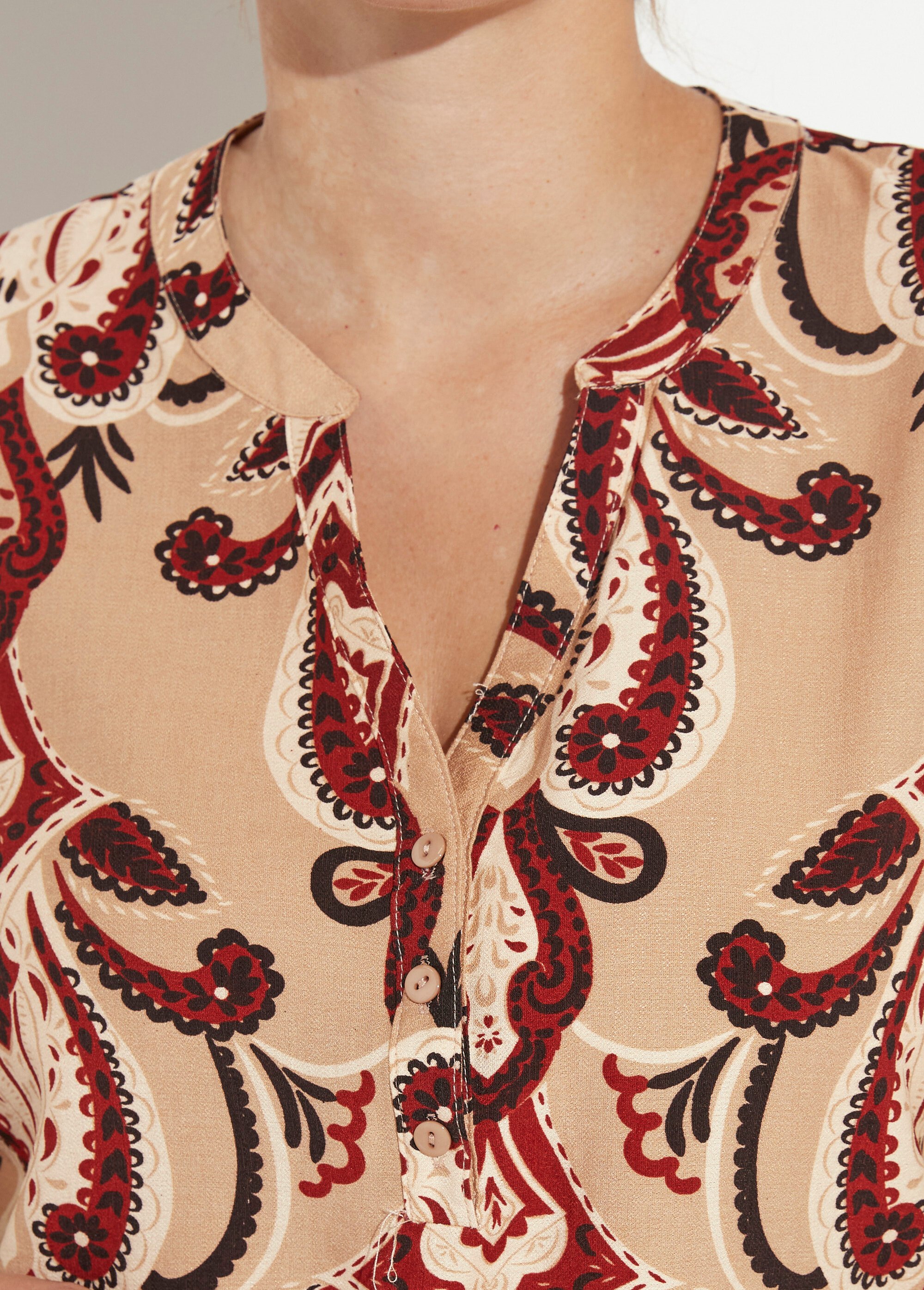 Blouse col V boutonné imprimé acanthes Femme Grande Taille Beige CHY-F614 DE2