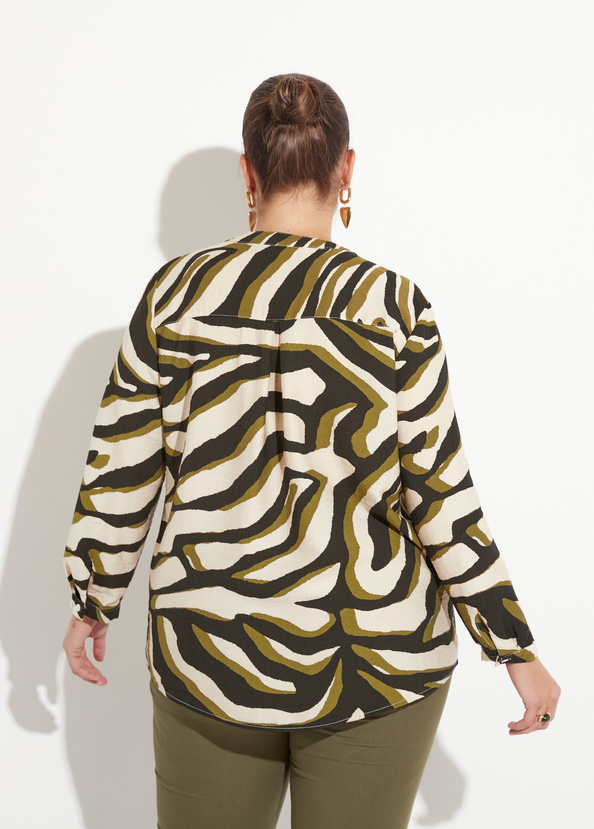 Blouse col V boutonné motif abstrait