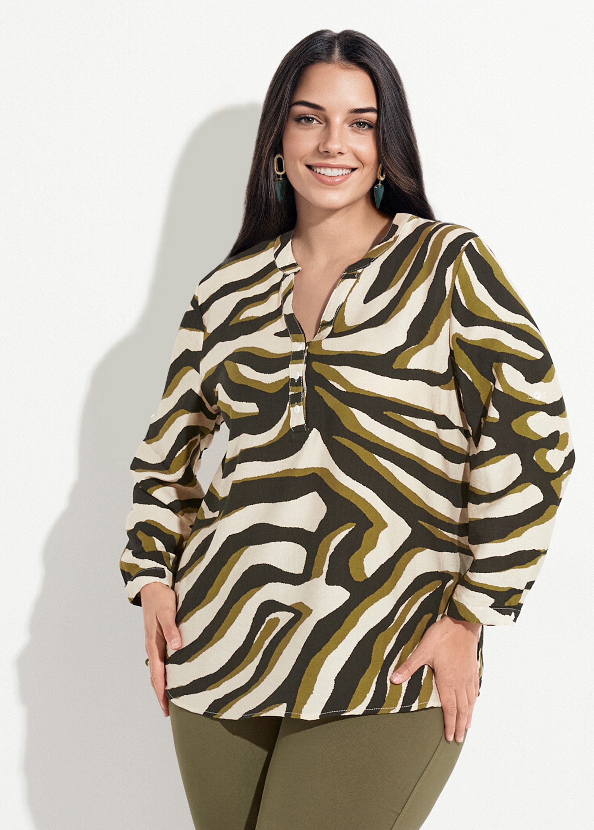 Blouse col V boutonné motif abstrait Femme Grande Taille Vert CHY-F618 FA1