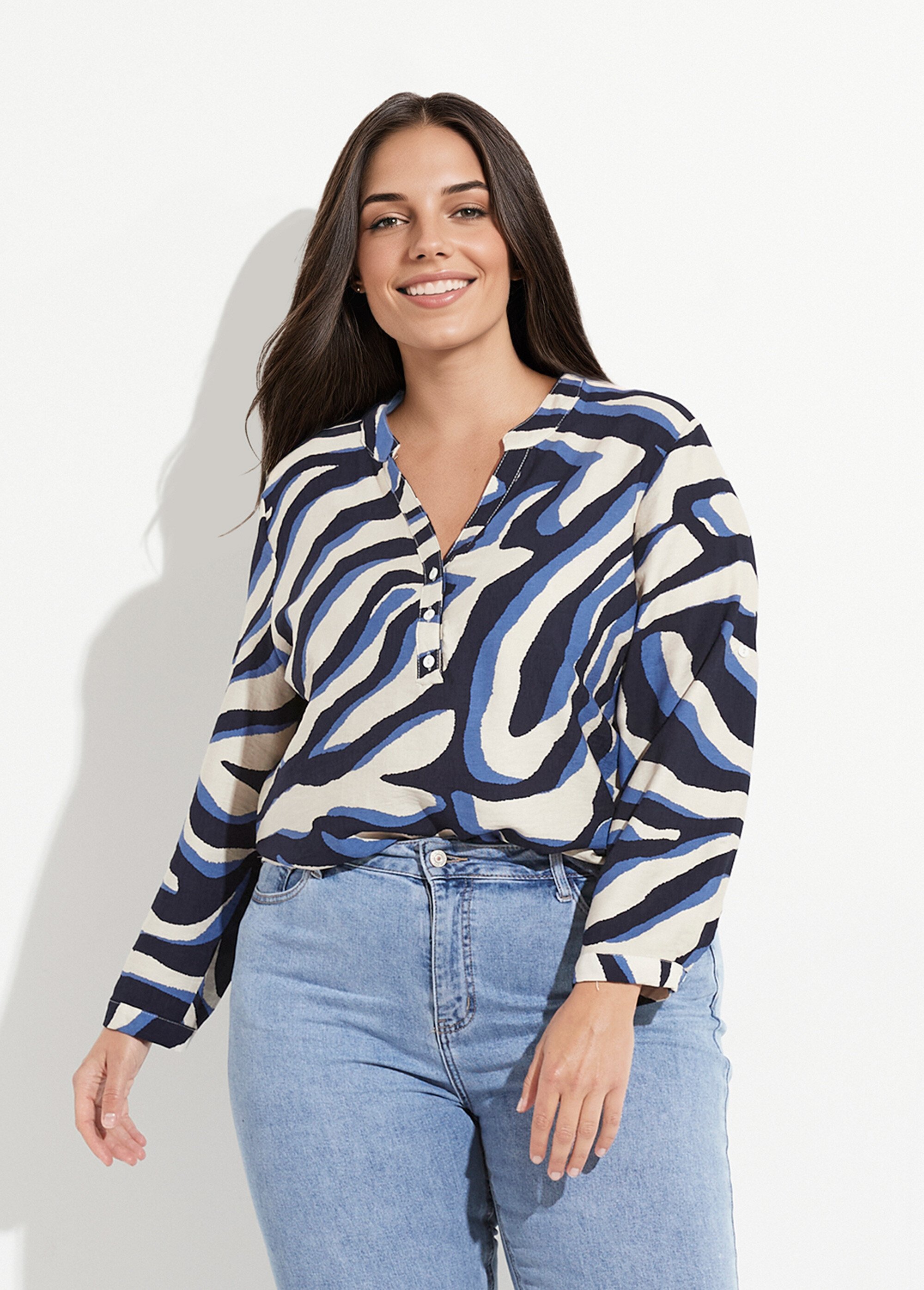 Blouse col V boutonné motif abstrait Femme Grande Taille Bleu CHY-F618 FA1
