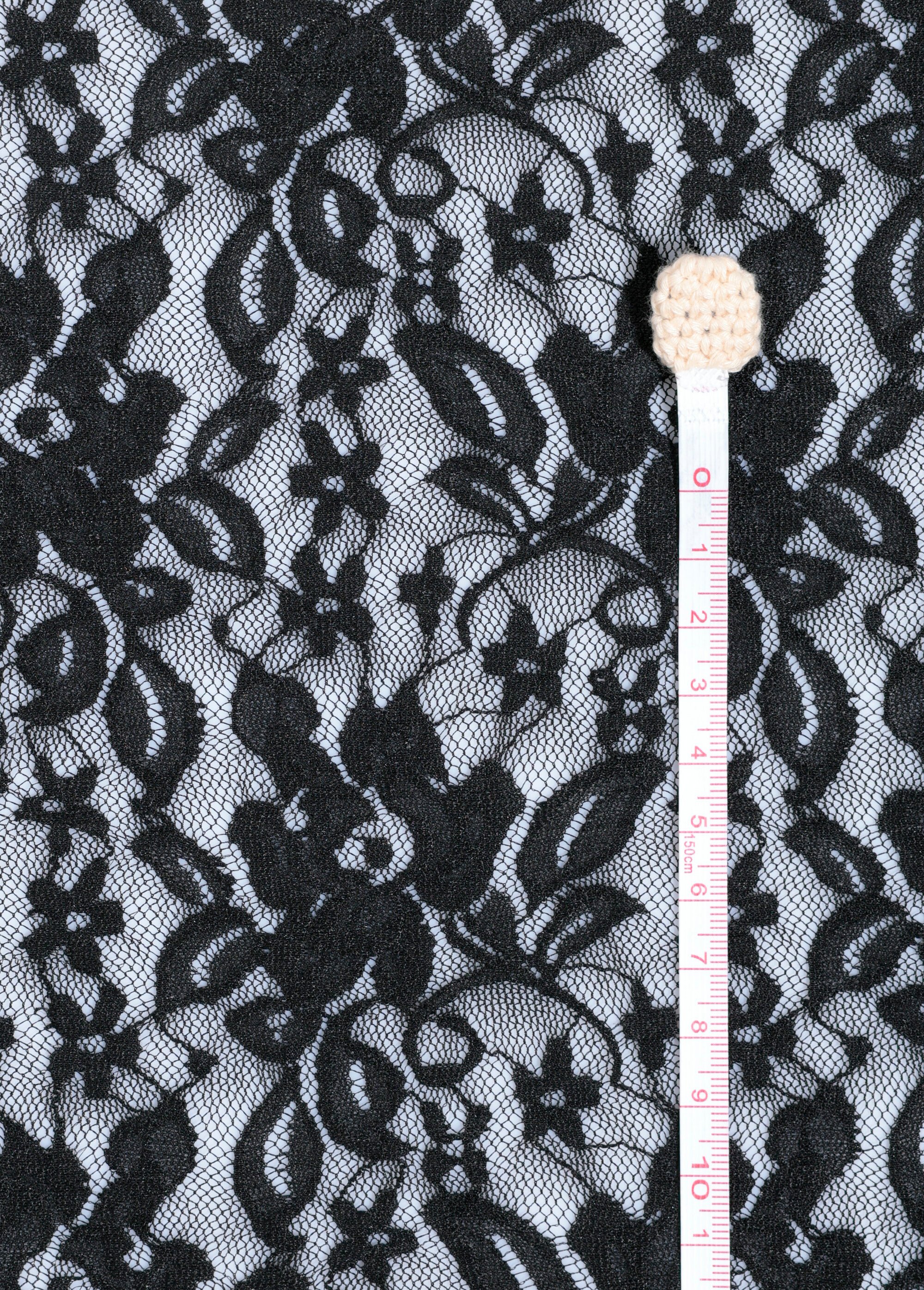 Coupon tissu broderie fleurs et tulle 4N