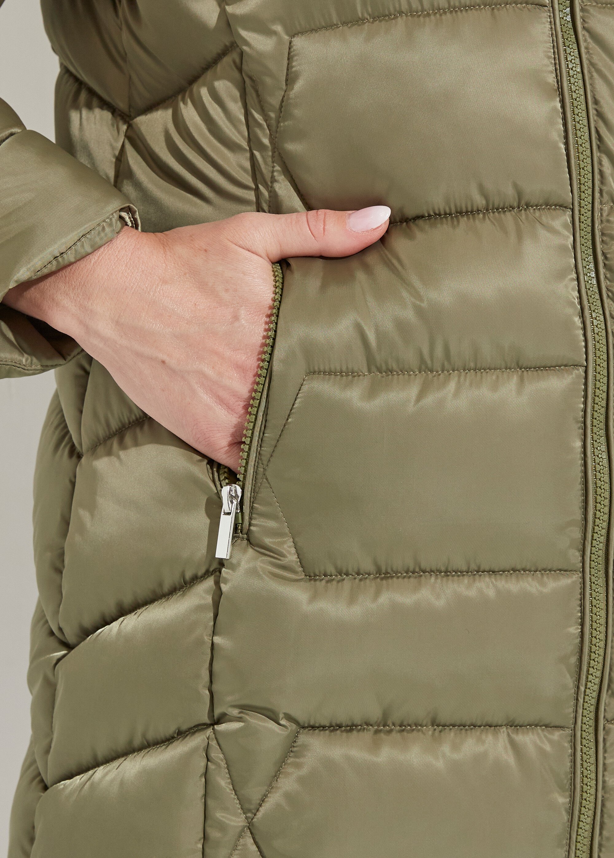 Doudoune longue matelassée à capuche Femme Vert TIGNAC DE1