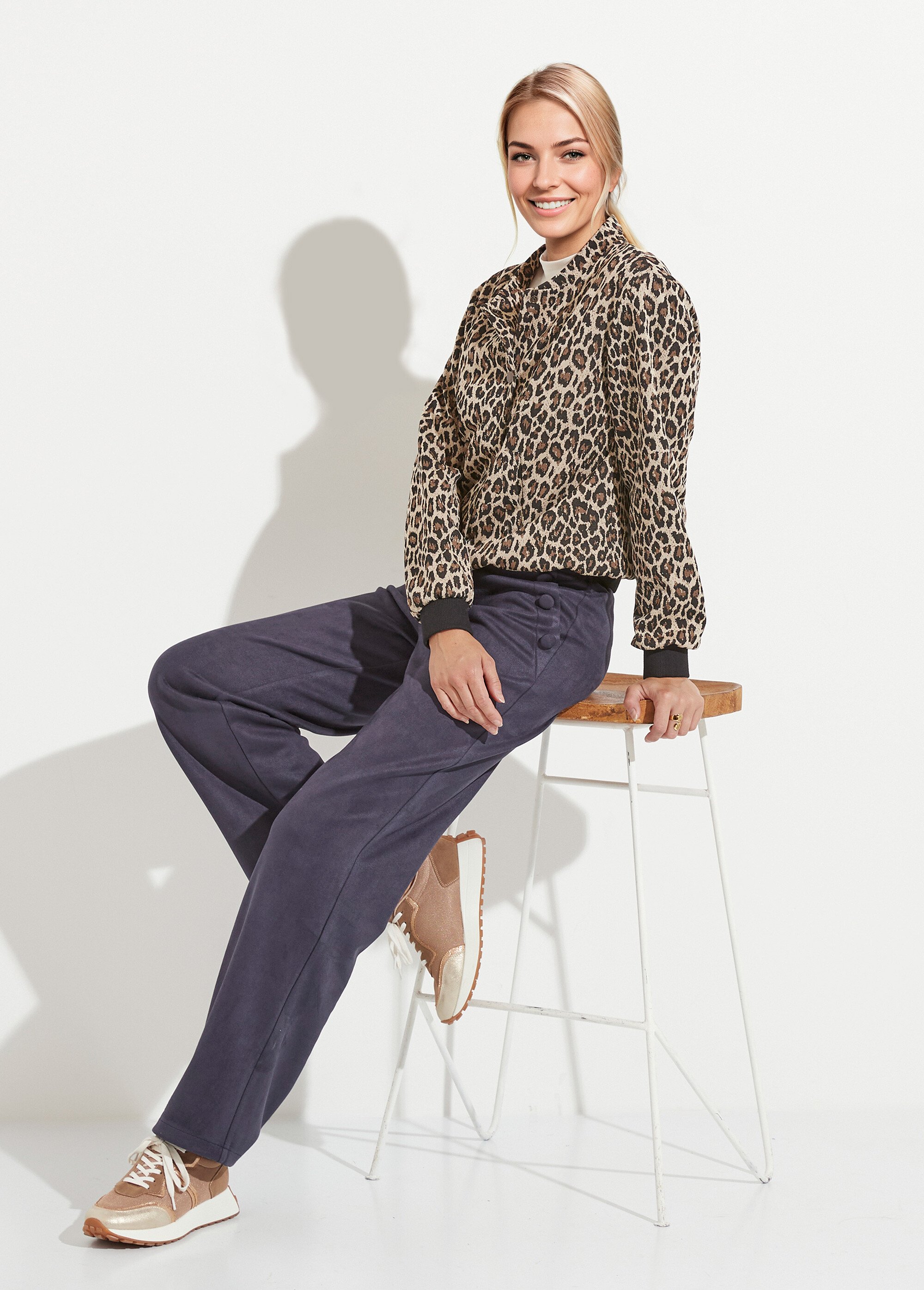 Pantalon droit ceinture élastiquée tissu suédé