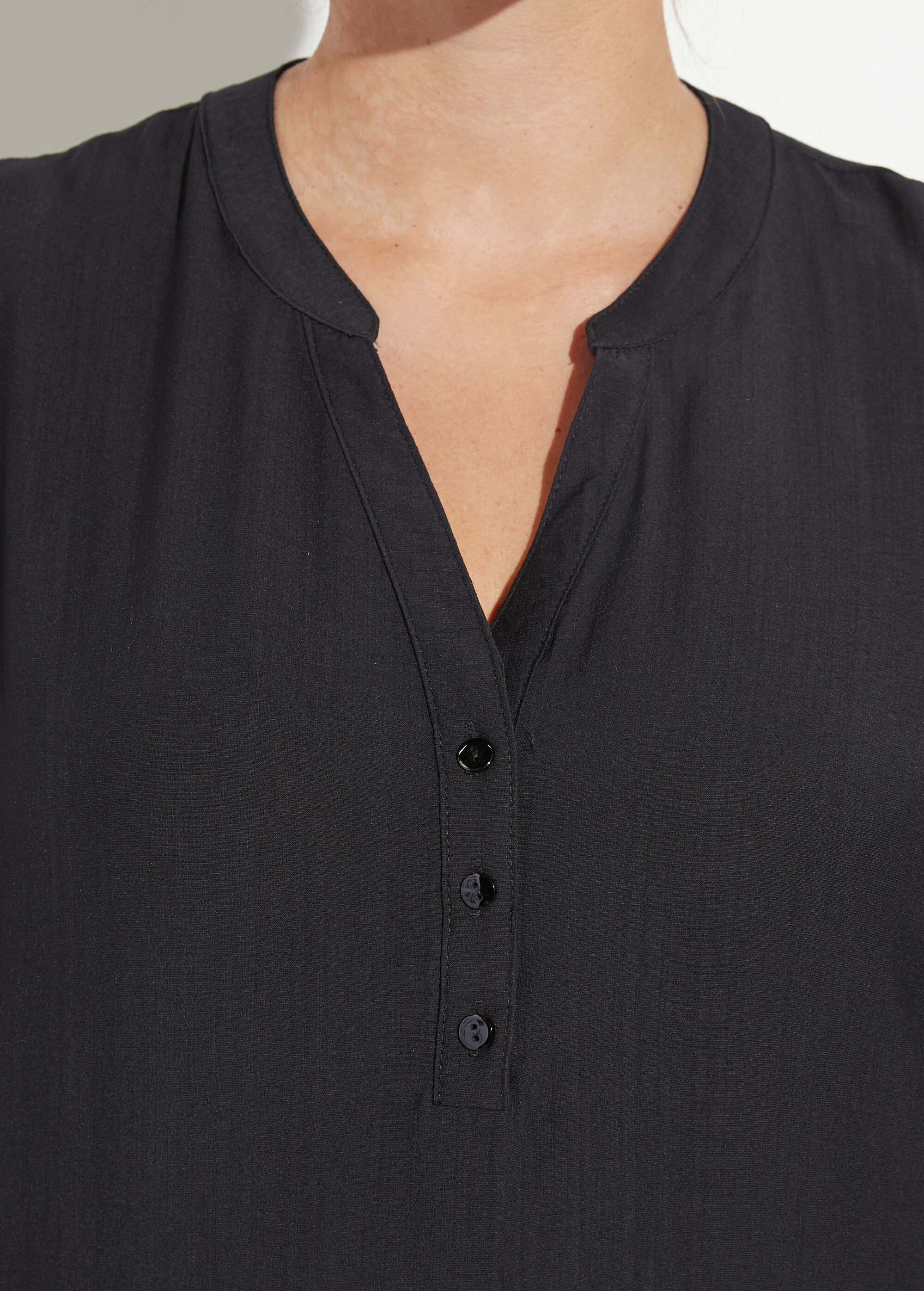 Blouse col V unie à manches longues Femme Grande Taille Noir CHY-F568 DE2