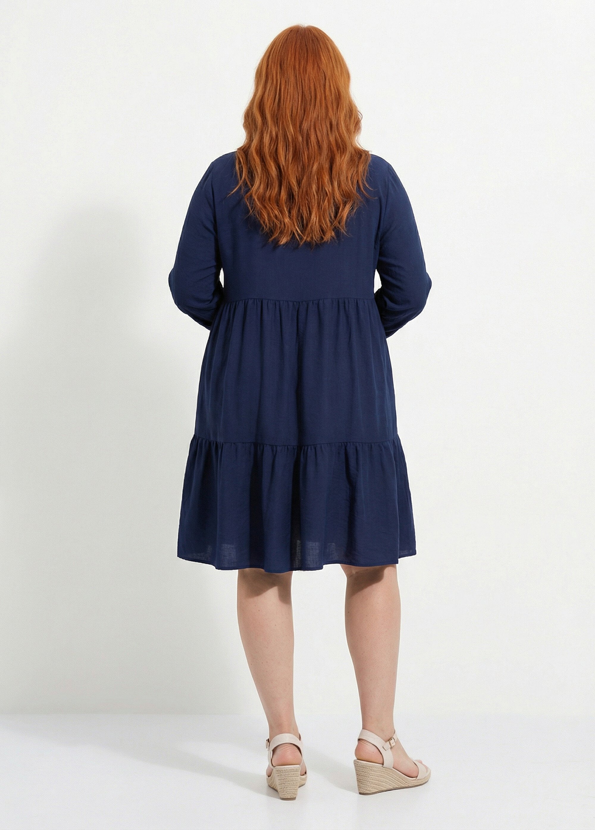 Robe chemisier volantée, inspiration folk