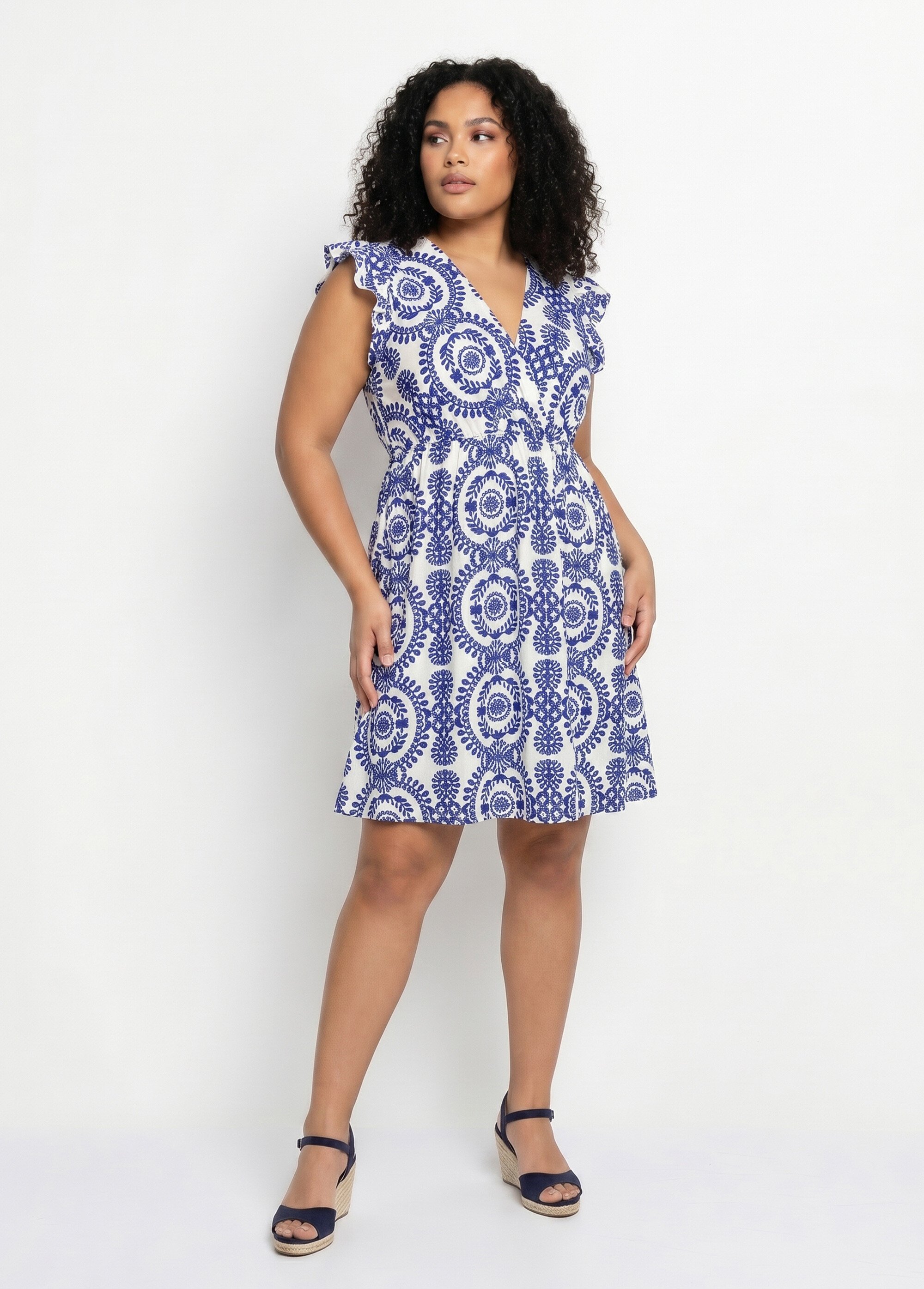 Robe courte cache cœur, volants épaules