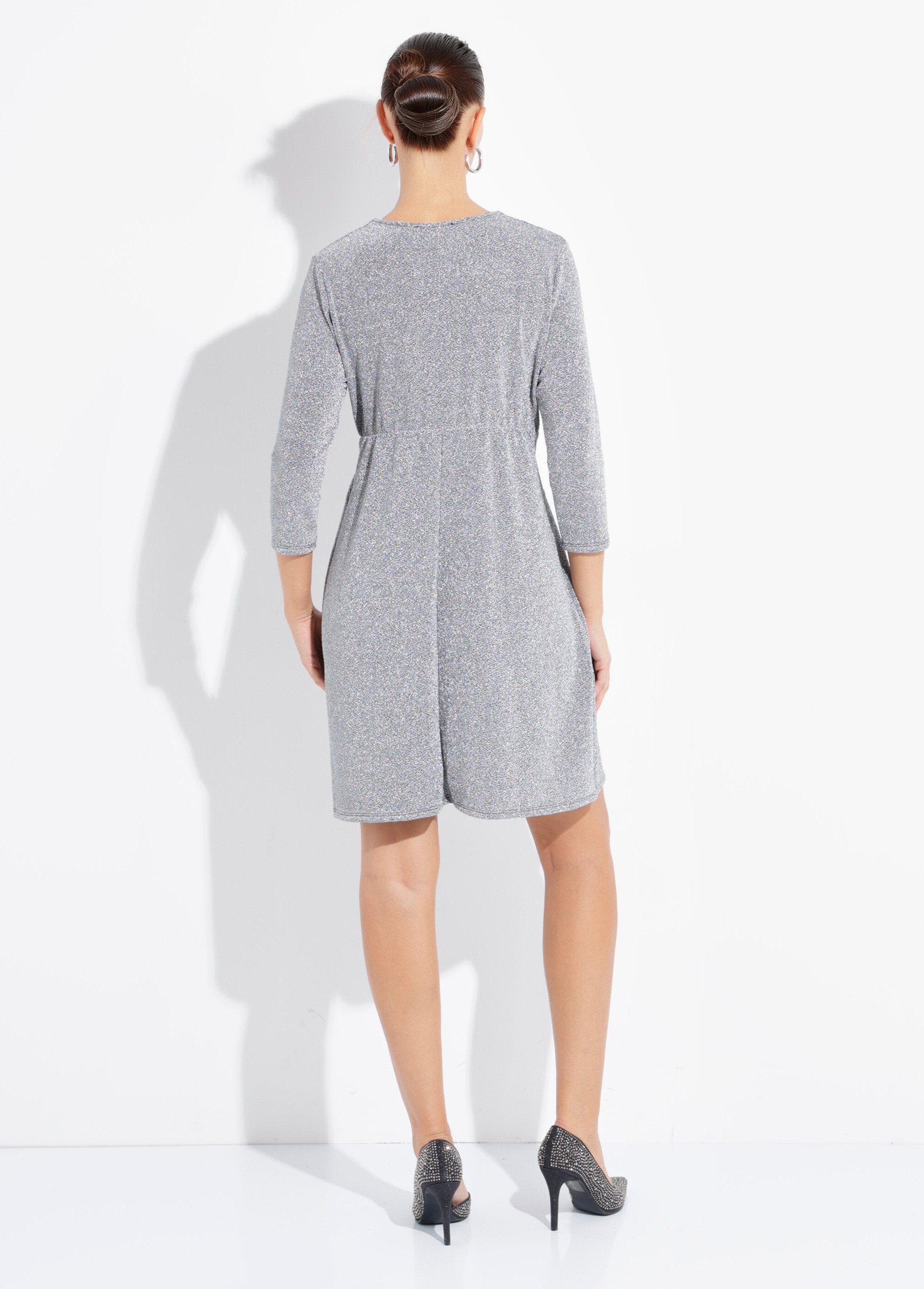 Robe courte chic en maille métallisée