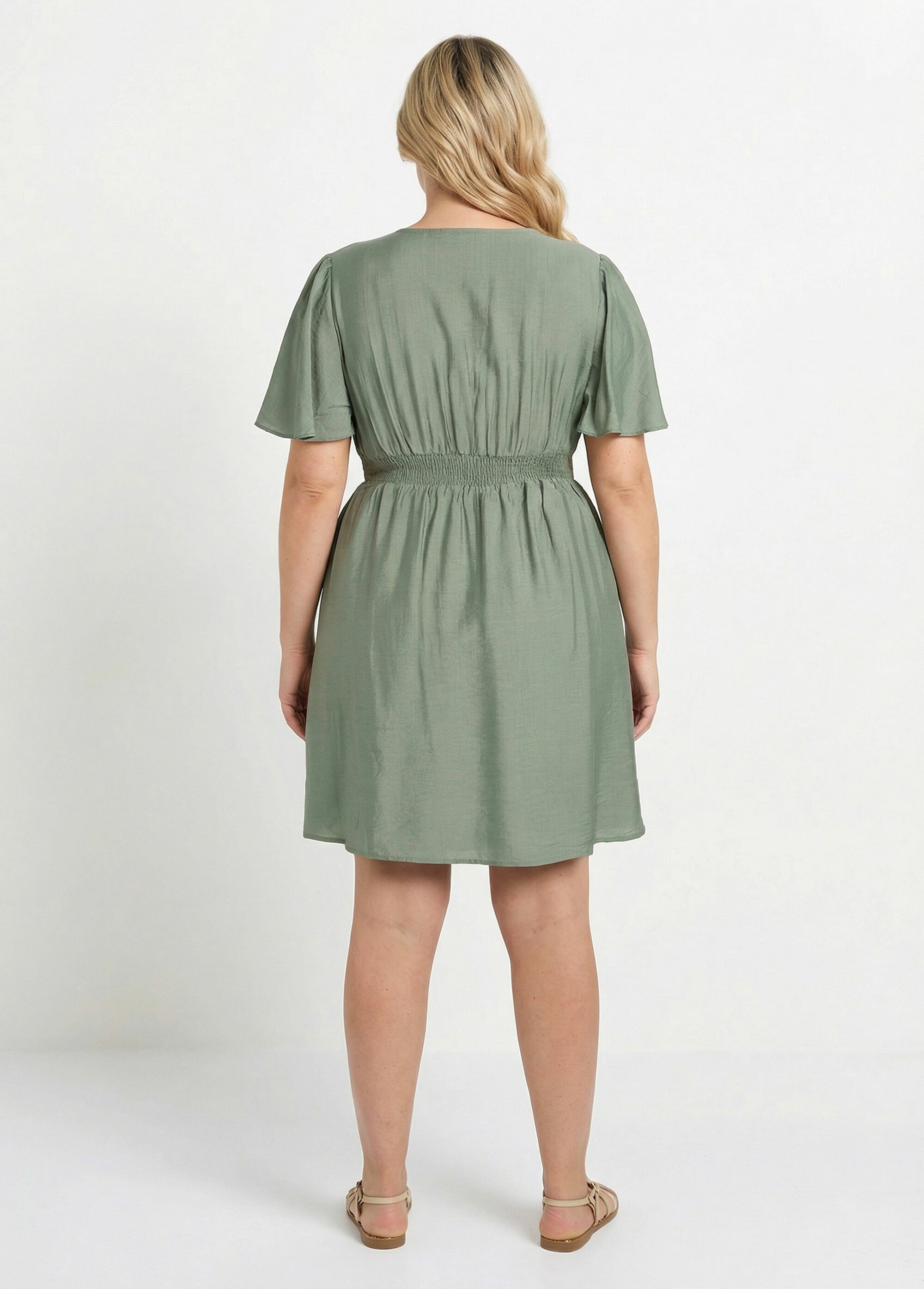 Robe courte taille empire, manches kimono