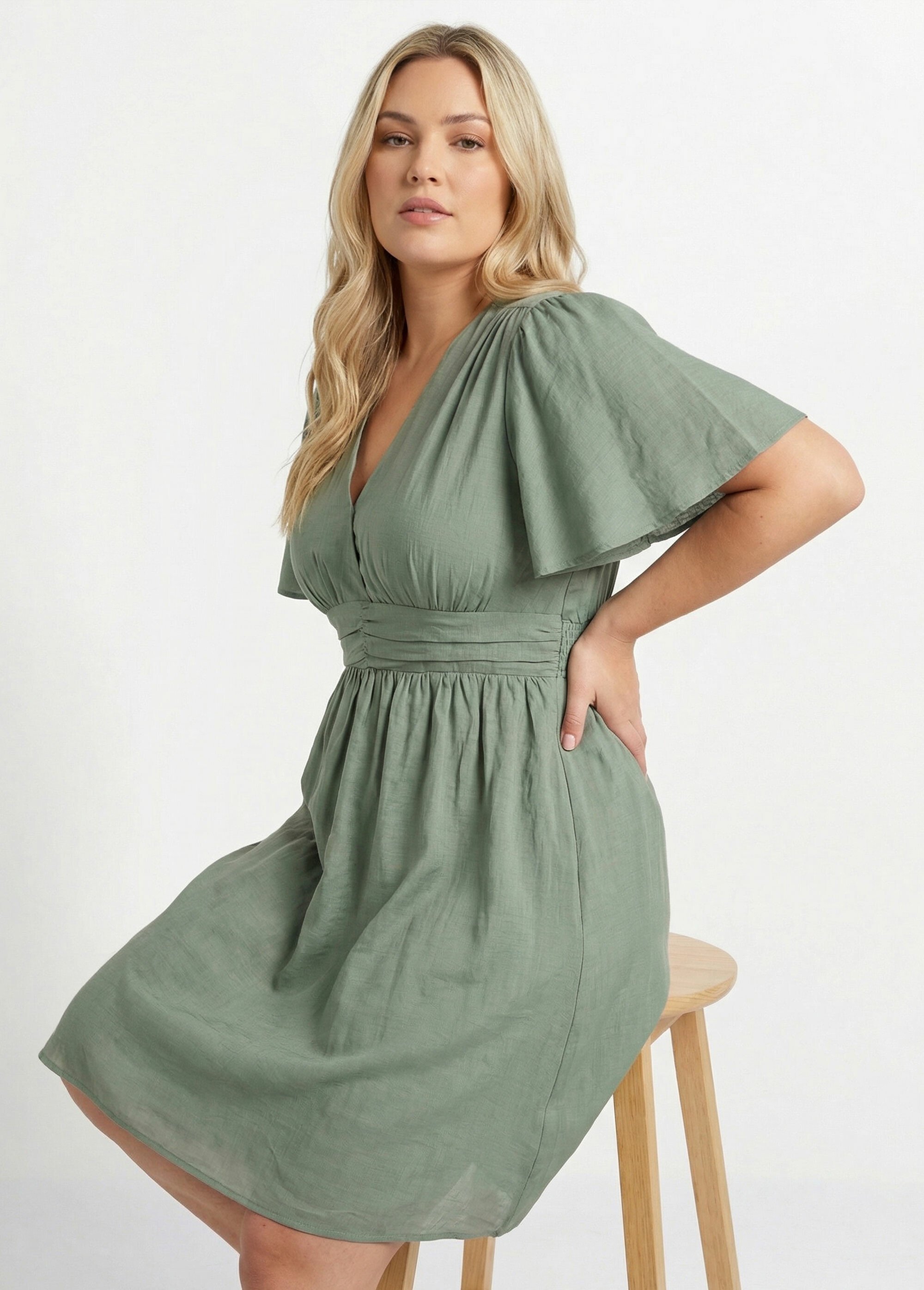 Robe courte taille empire, manches kimono