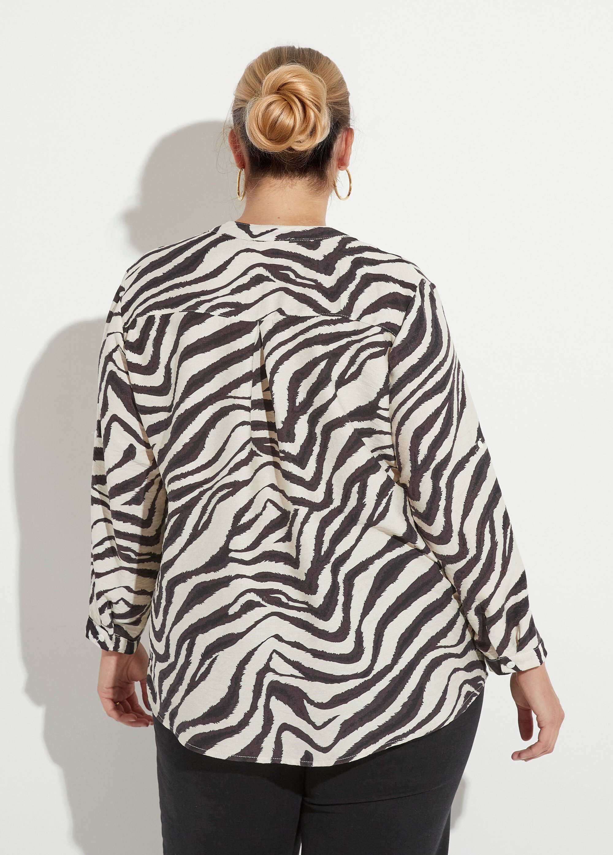 Blouse col V boutonné imprimé animalier