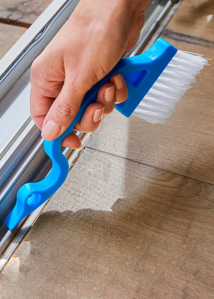 Brosse ergonomique nettoie rainures