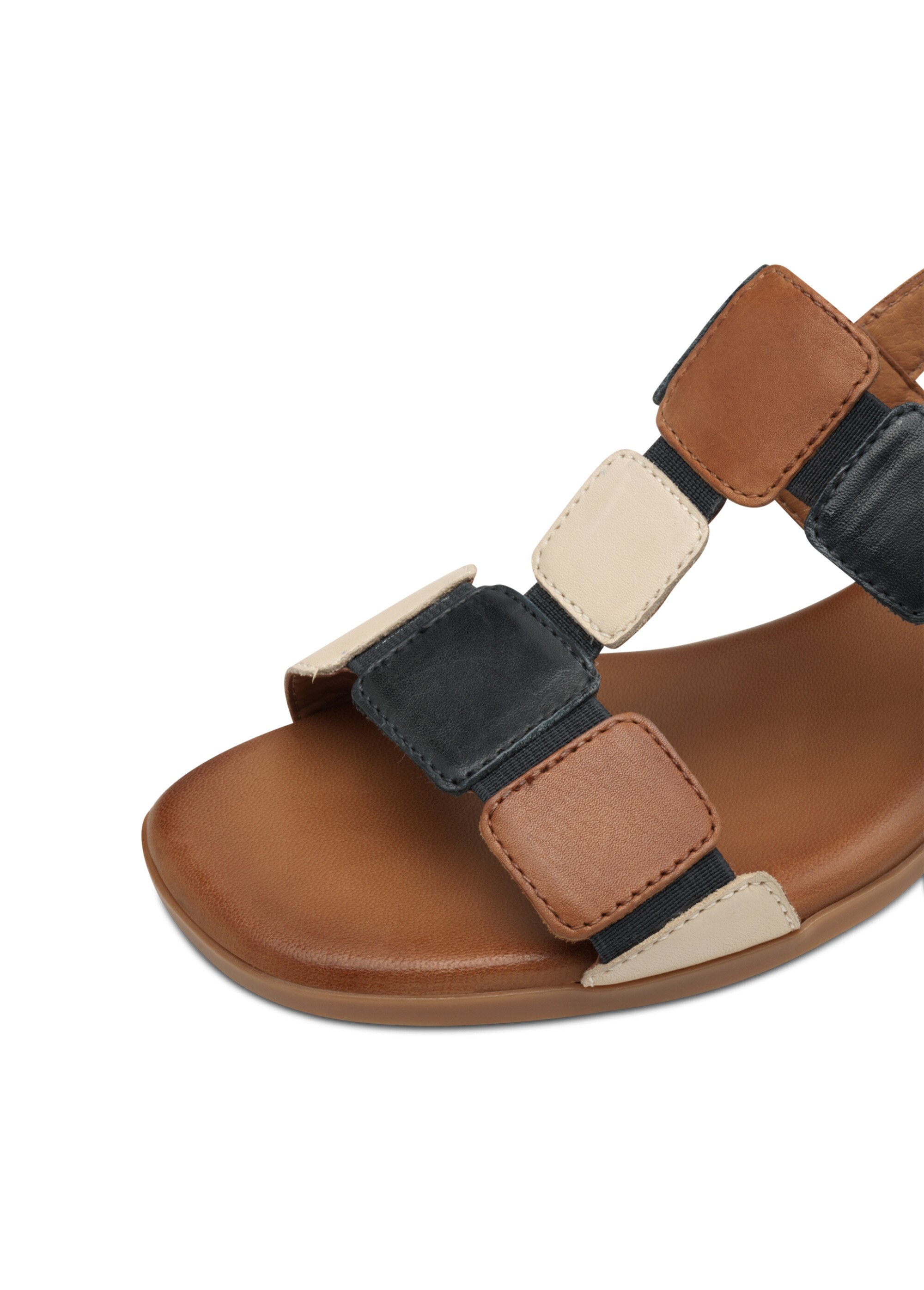 Sandales en cuir élastiquées à talon