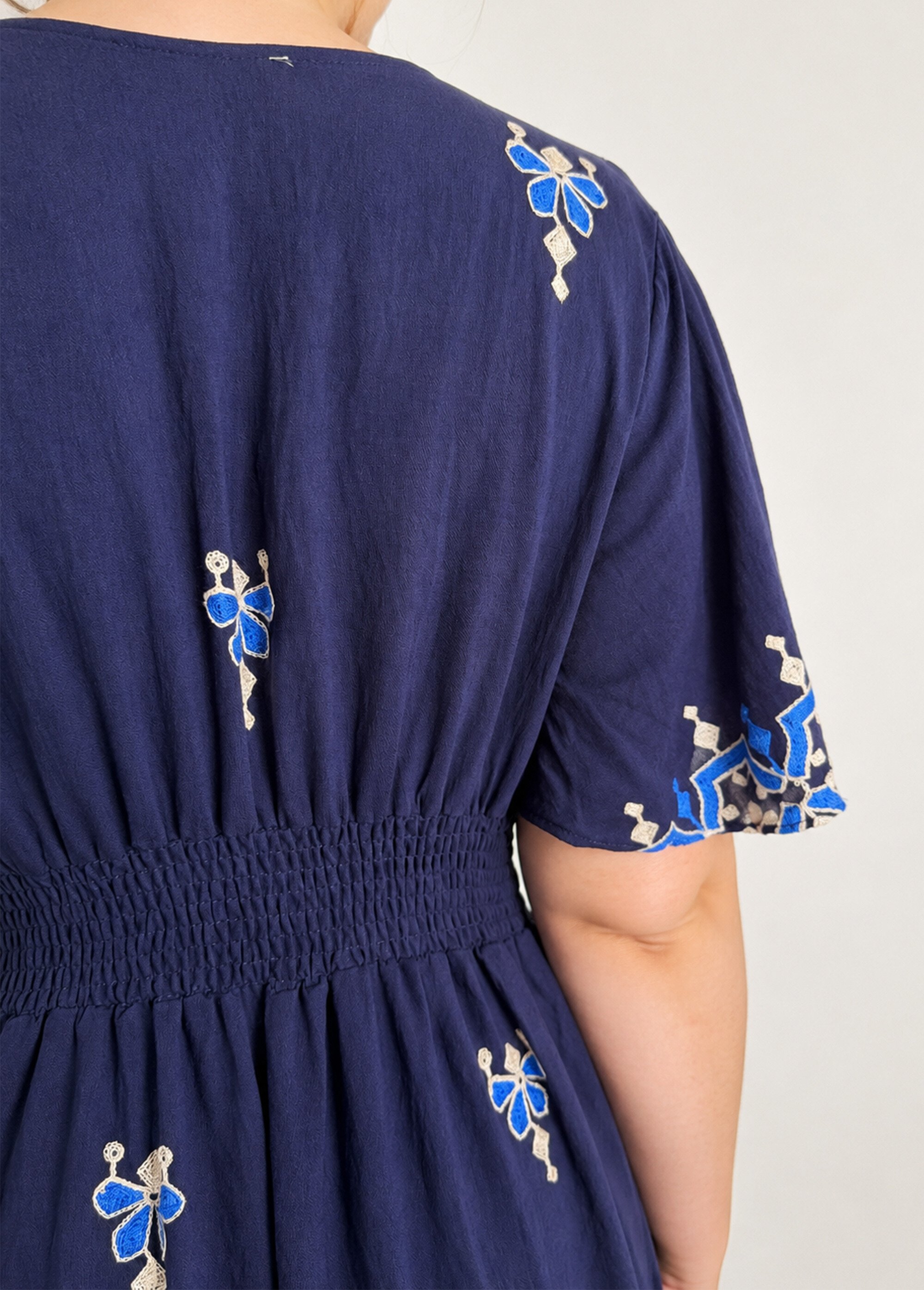 Robe longue col V, broderies ethniques Femme Grande Taille Bleu MA-M057-2711 DE2