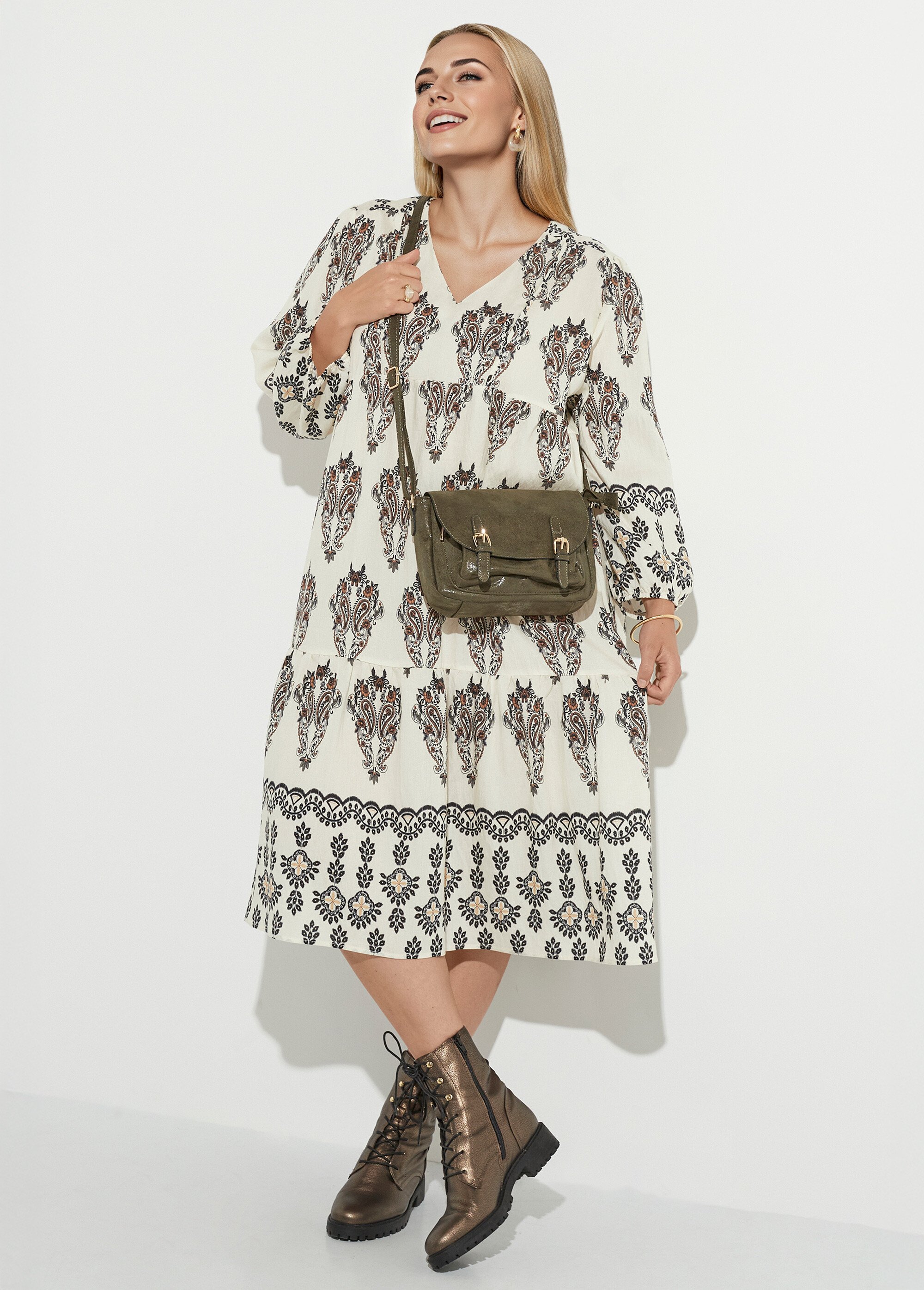 Robe volantée col V imprimé broderies