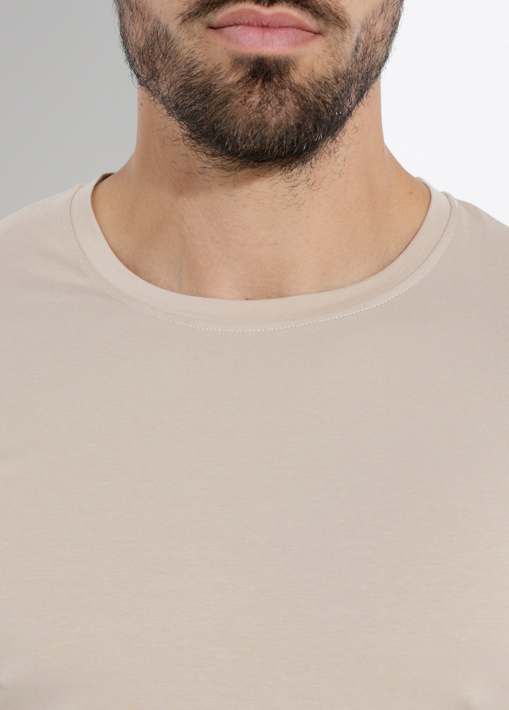 T-shirt col rond coupe ajustée