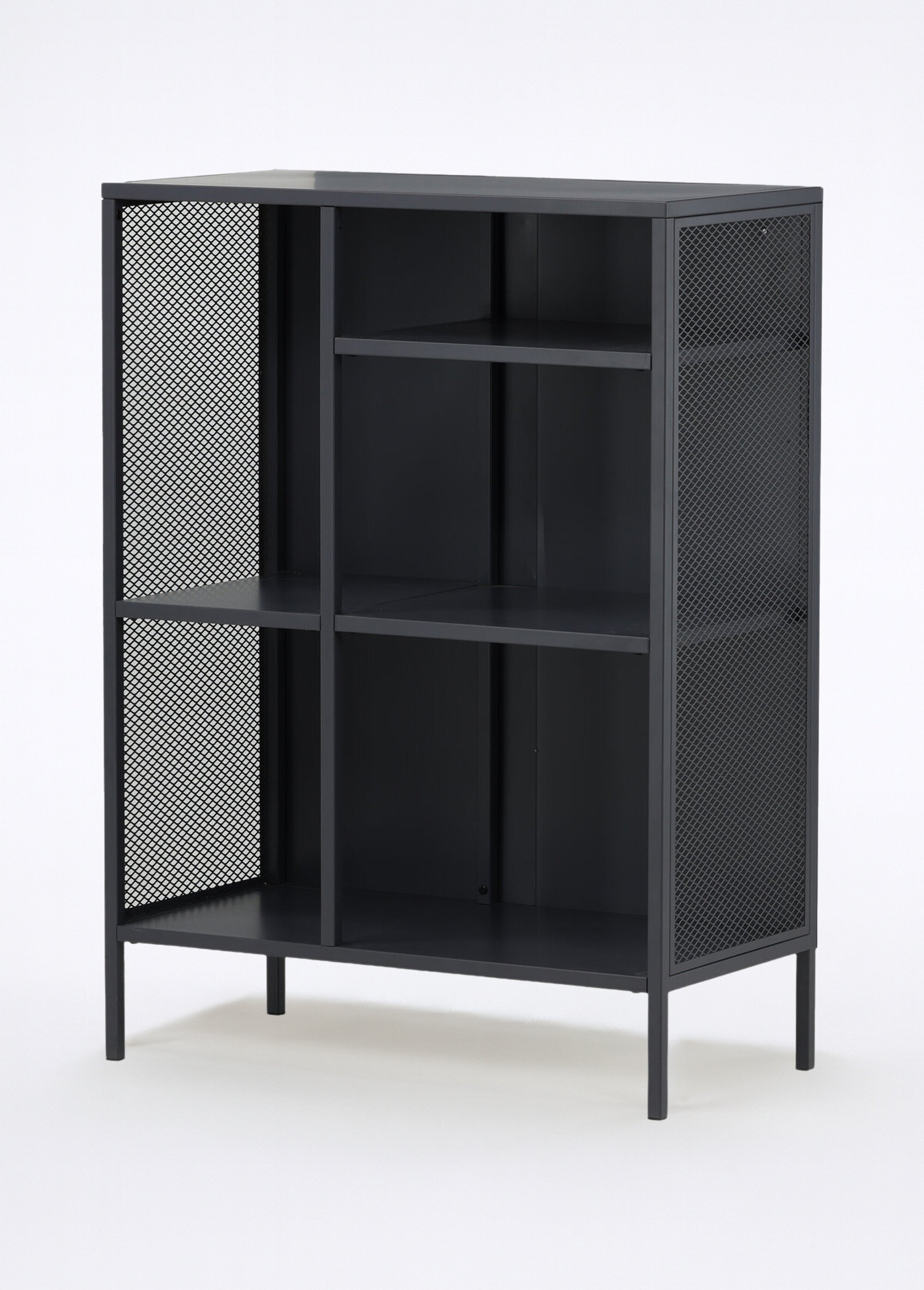 Bibliothèque ouverte, cotés grillagés