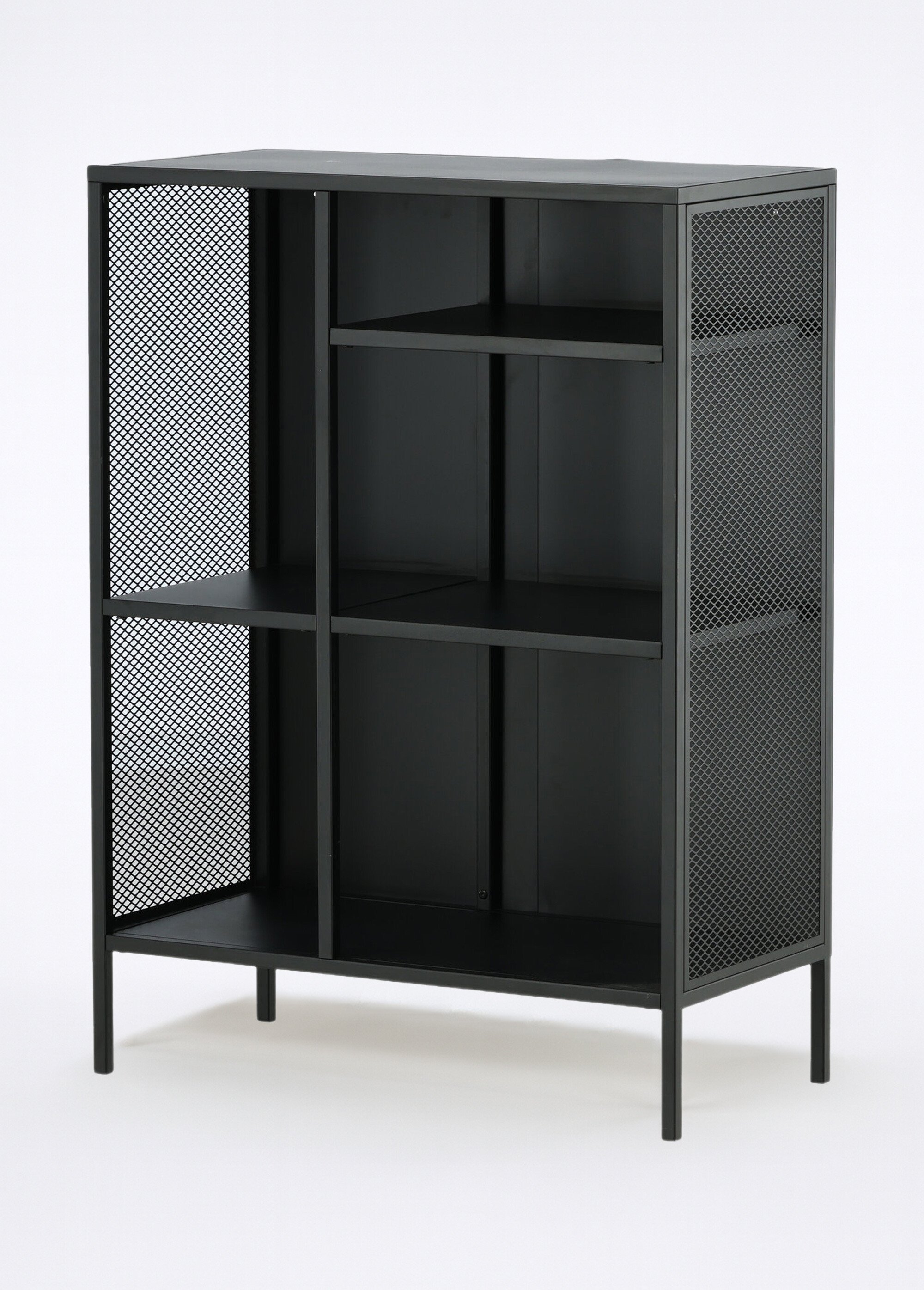 Bibliothèque ouverte, cotés grillagés