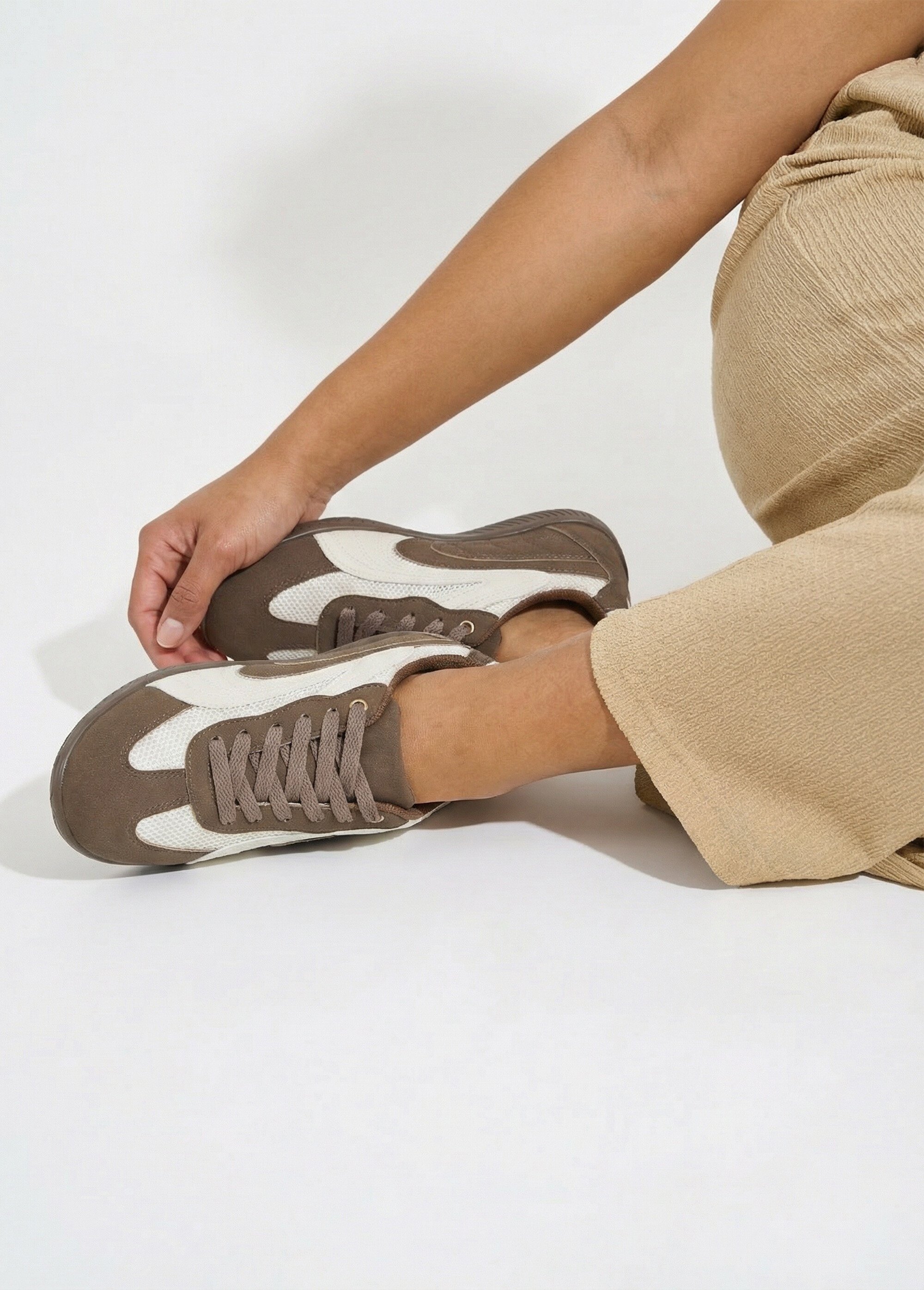 Baskets bicolores + bimatières à lacets Femme Marron ERY98-73 SI1